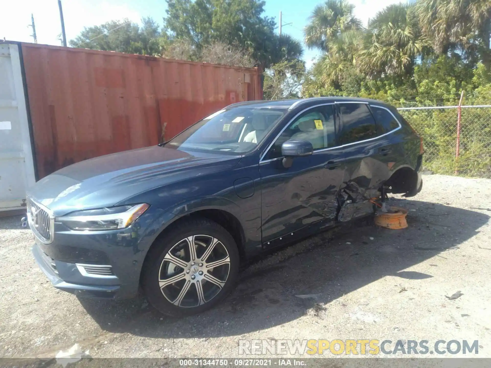 2 Photograph of a damaged car YV4BR0DLXM1876929 VOLVO XC60 2021