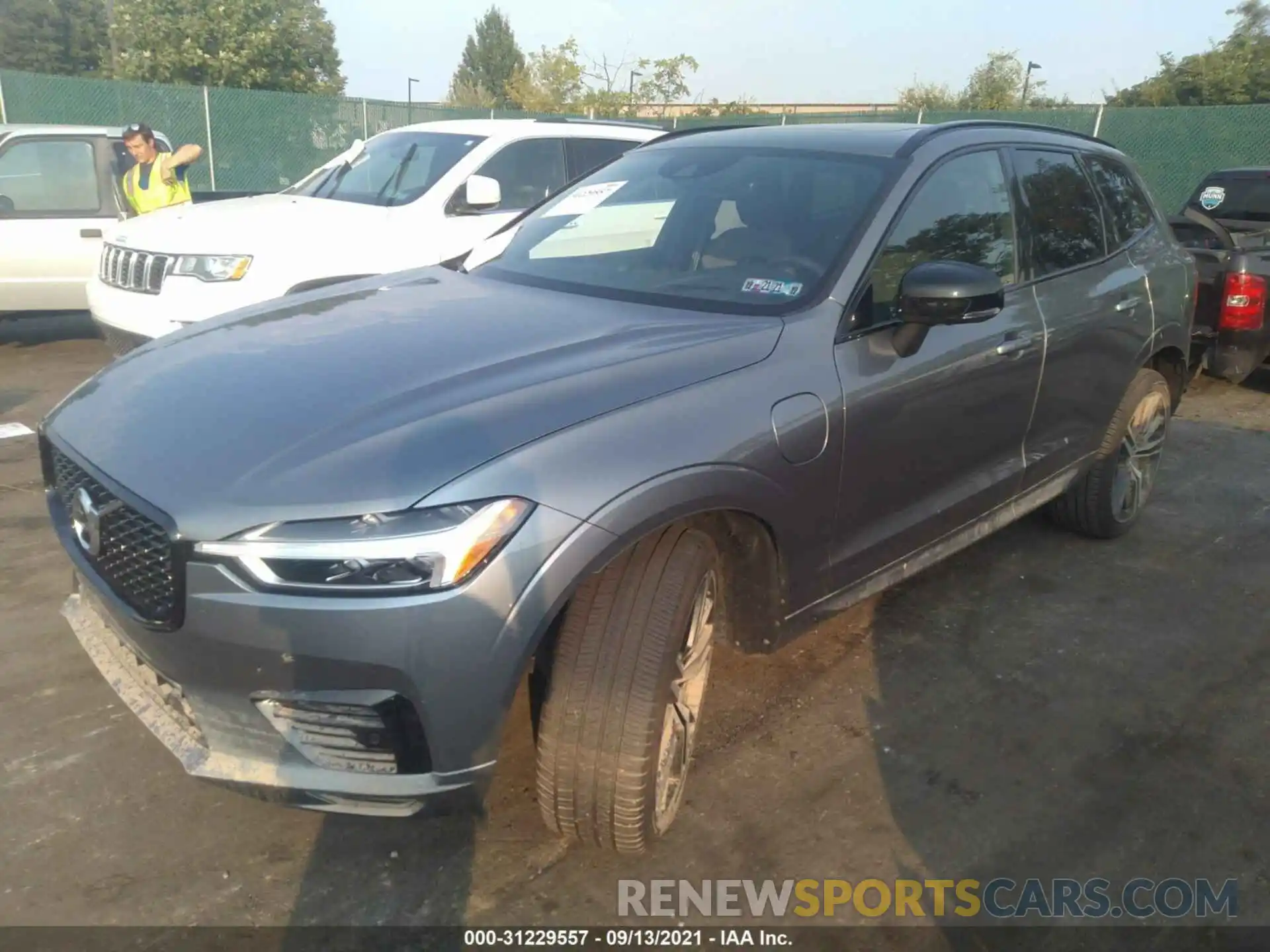 2 Фотография поврежденного автомобиля YV4BR0DMXM1728188 VOLVO XC60 2021