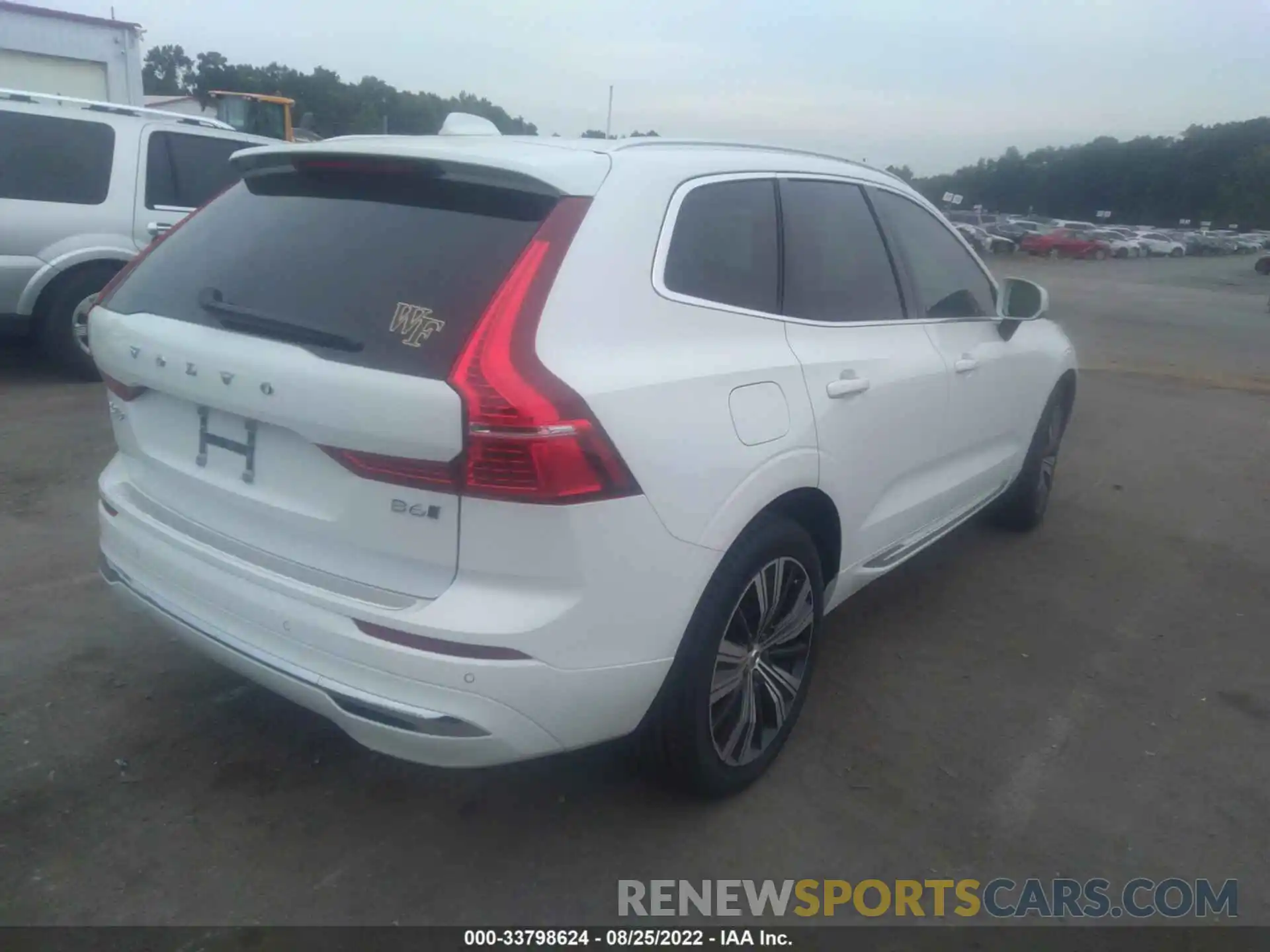 4 Photograph of a damaged car YV4062RL4N1074477 VOLVO XC60 2022