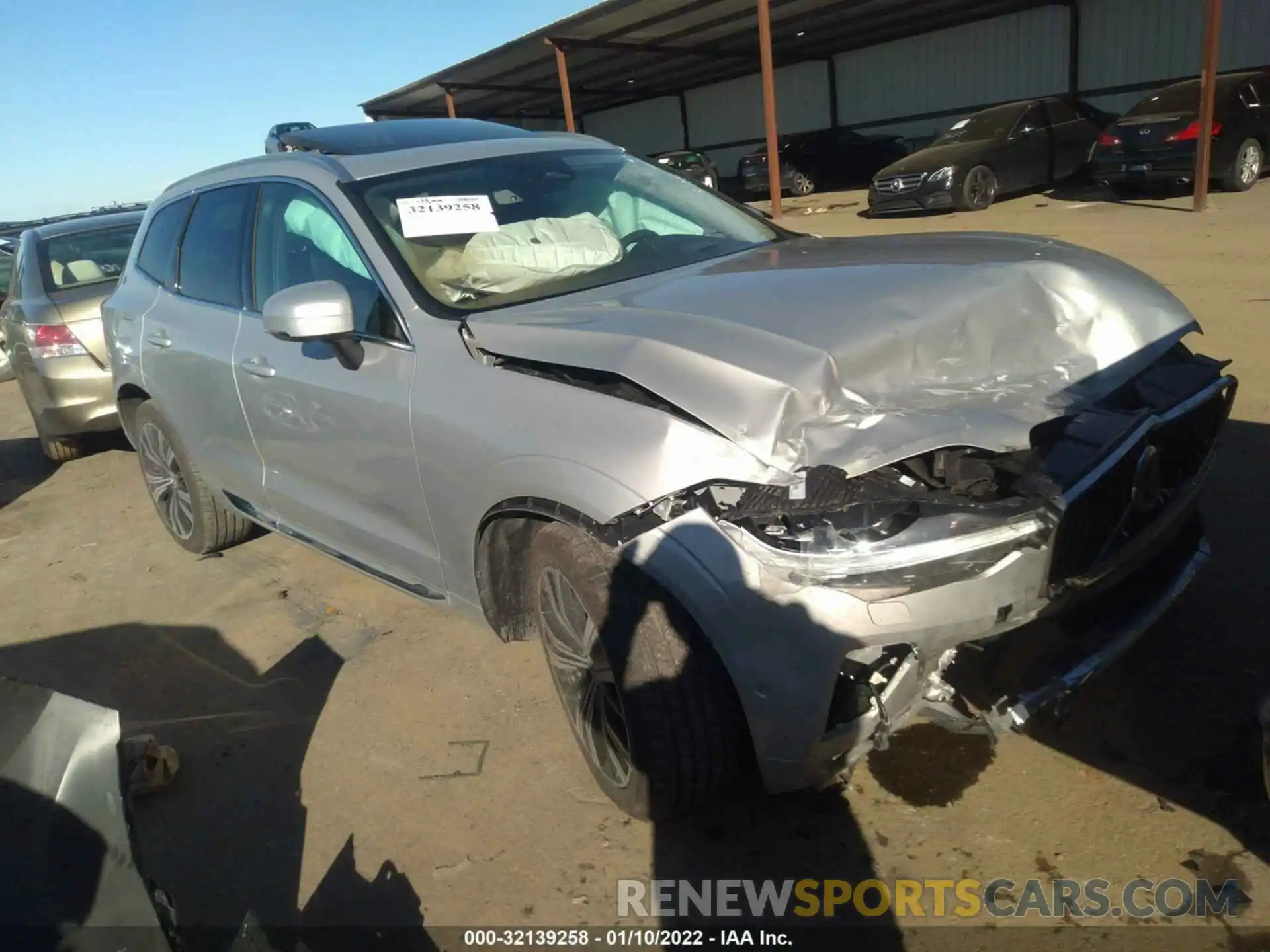 1 Photograph of a damaged car YV4062RL8N1951794 VOLVO XC60 2022