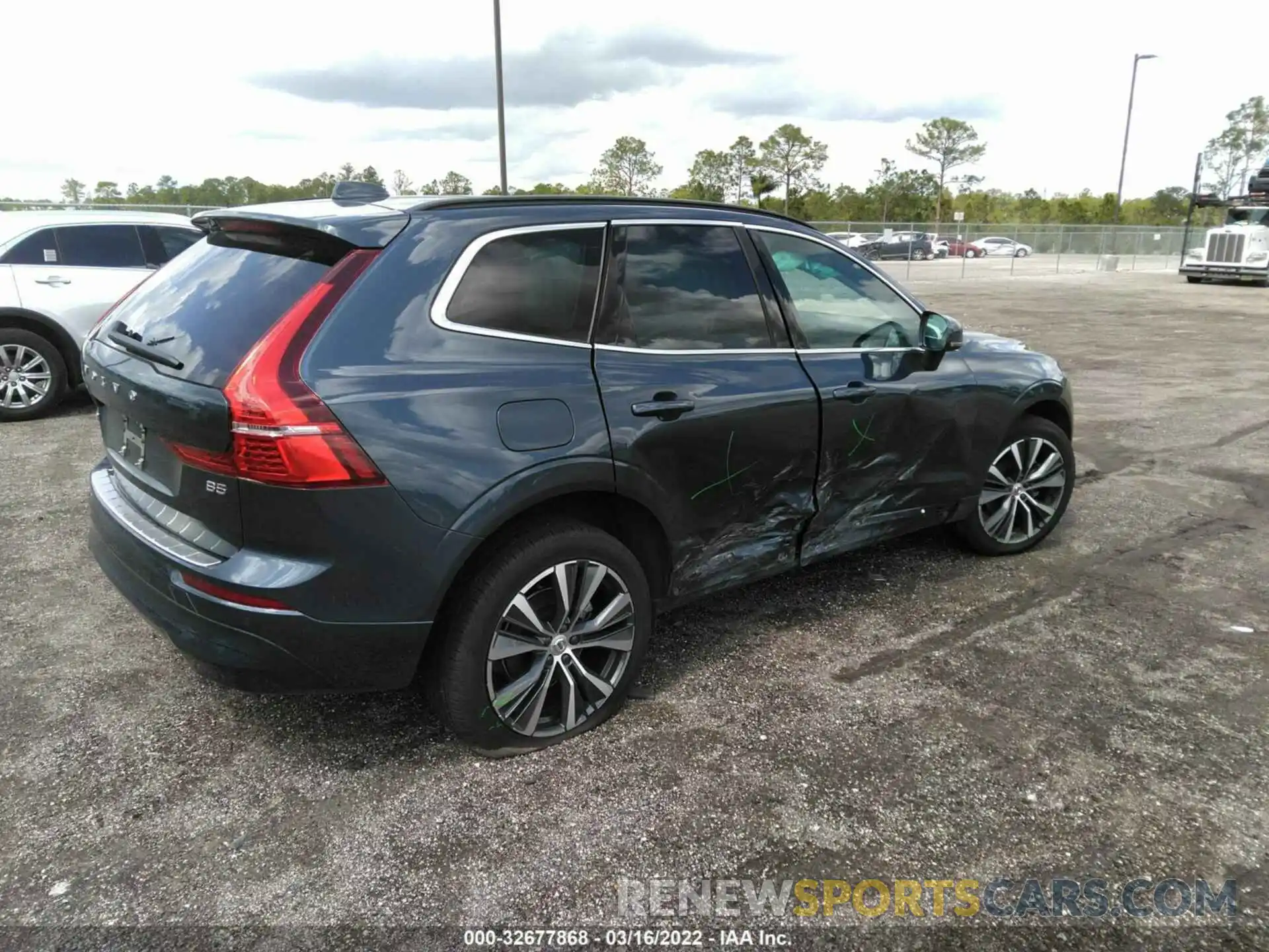 4 Photograph of a damaged car YV4L12DK5N1920898 VOLVO XC60 2022