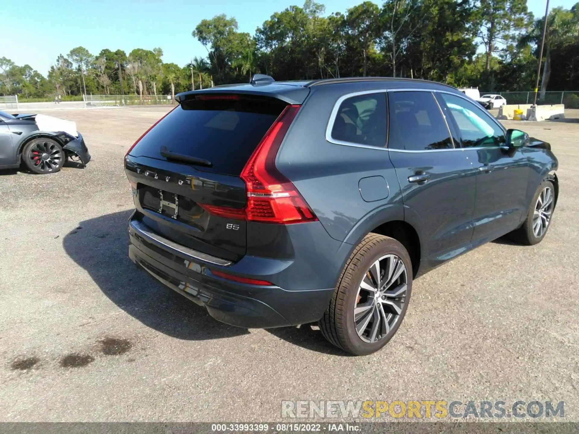 4 Photograph of a damaged car YV4L12DK6N1985954 VOLVO XC60 2022