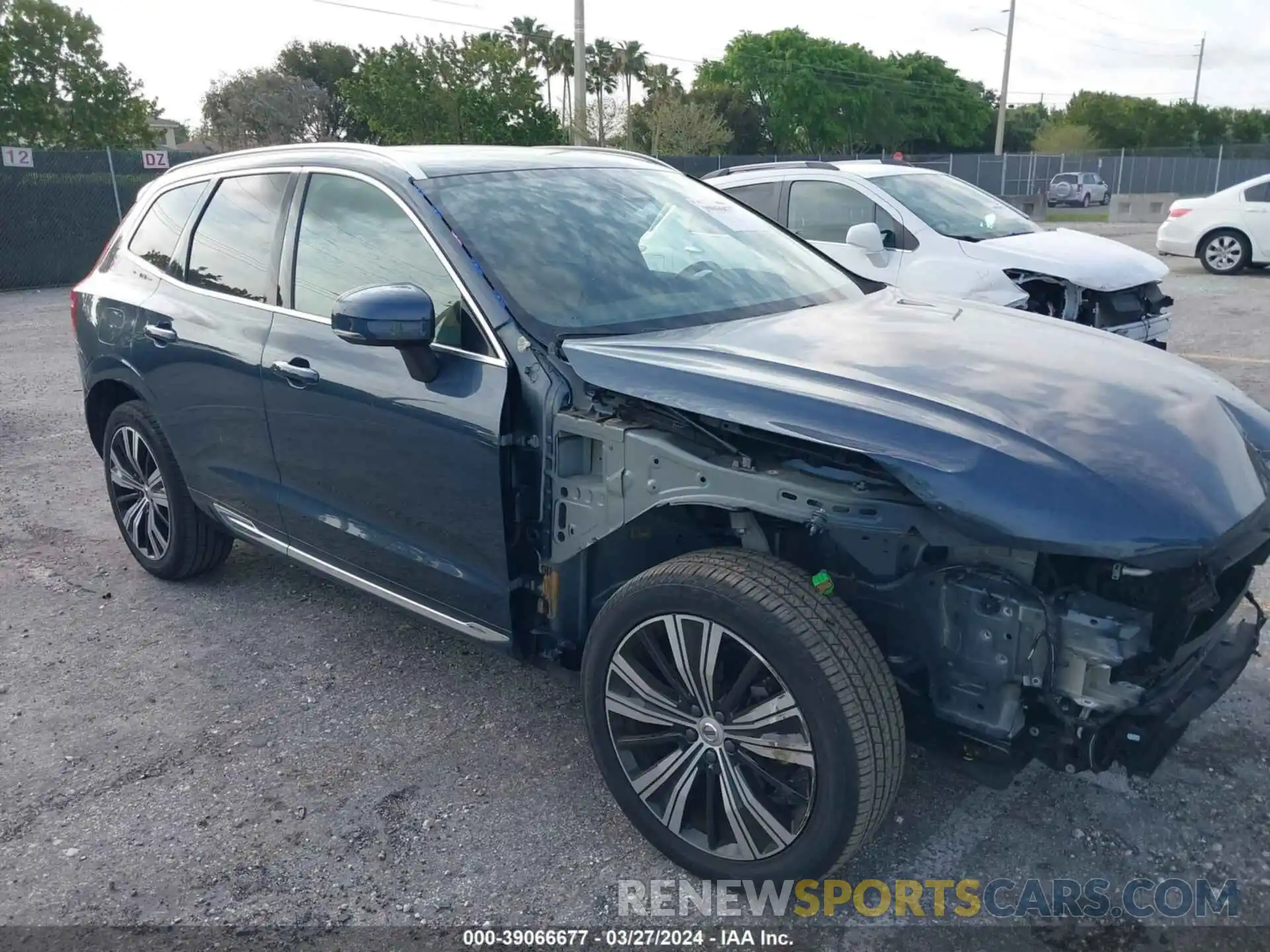 1 Photograph of a damaged car YV4L12DL0N1981374 VOLVO XC60 2022