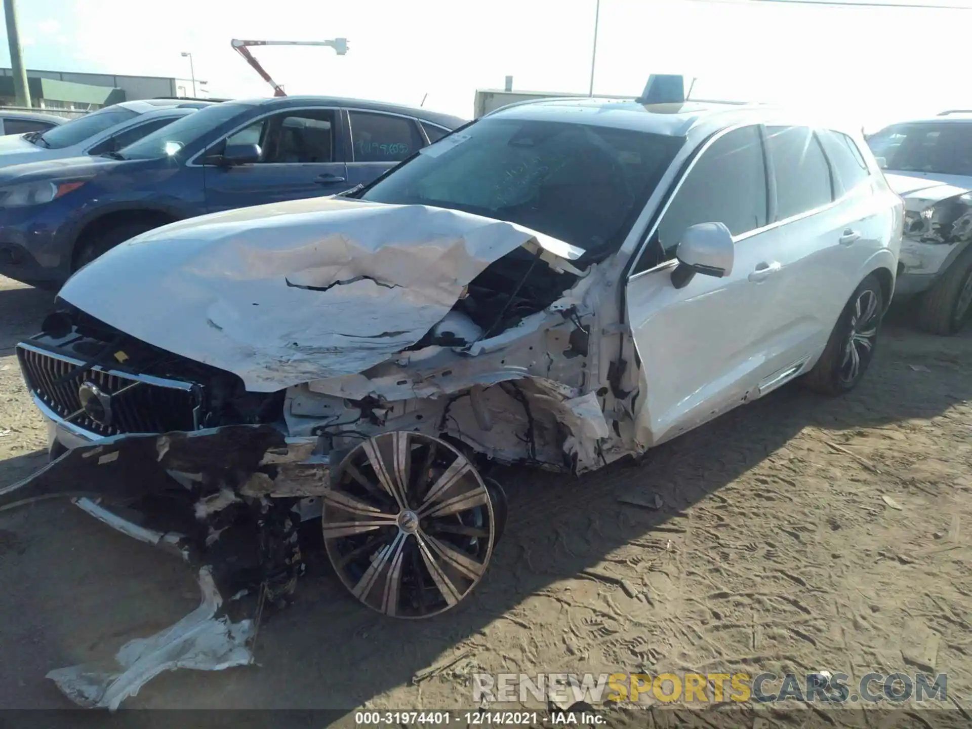 2 Photograph of a damaged car YV4L12DL4N1951729 VOLVO XC60 2022