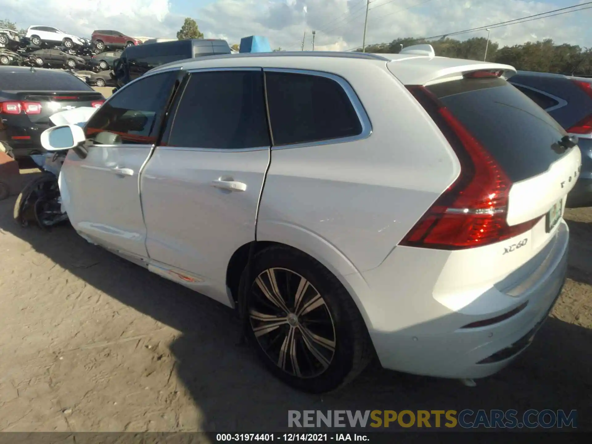 3 Photograph of a damaged car YV4L12DL4N1951729 VOLVO XC60 2022