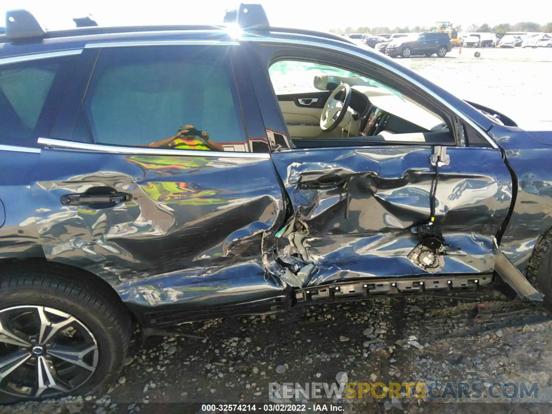 6 Photograph of a damaged car YV4L12RK7N1940305 VOLVO XC60 2022