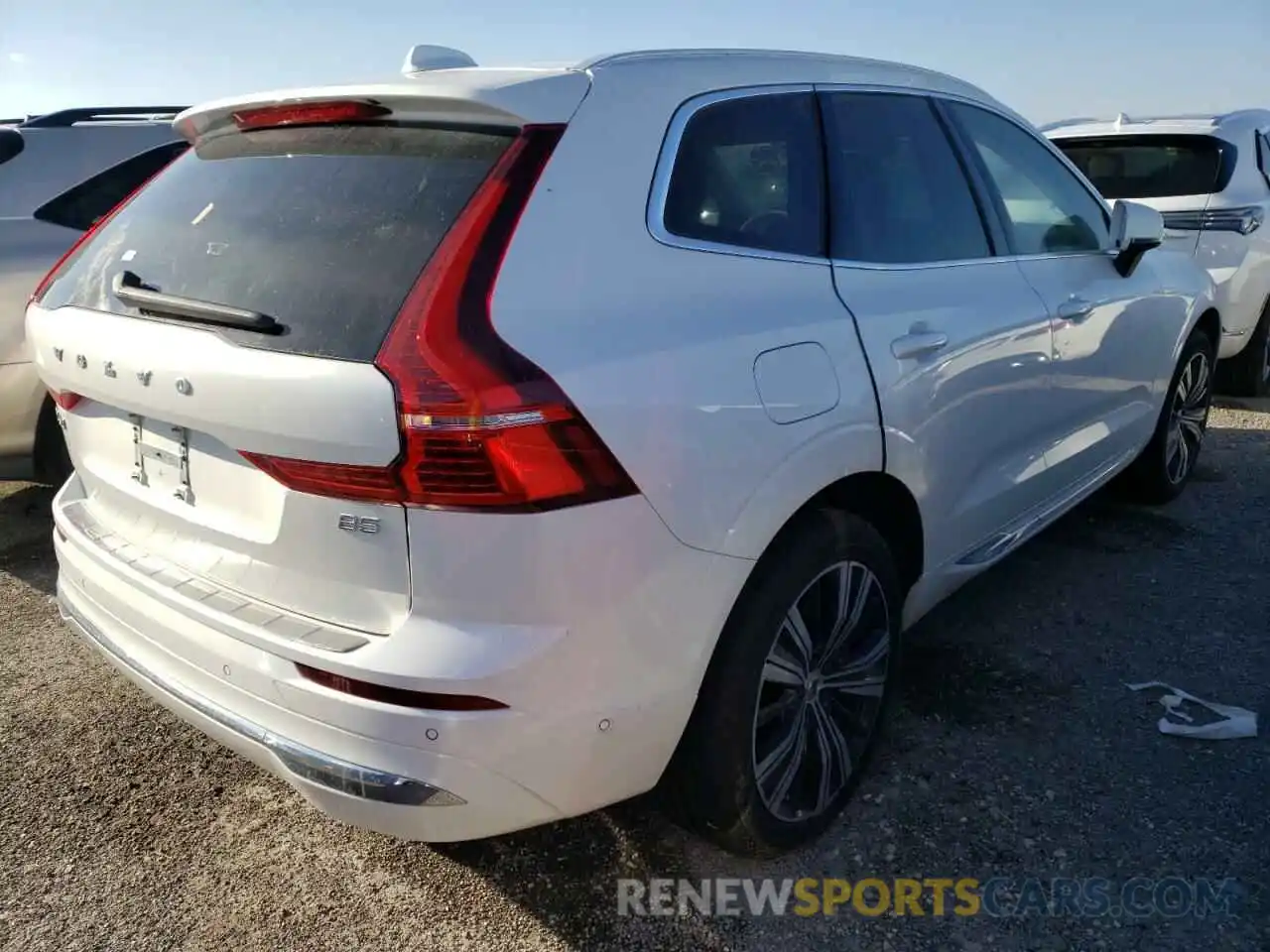 4 Photograph of a damaged car YV4L12DL9N1087342 VOLVO XC60 B5 IN 2022