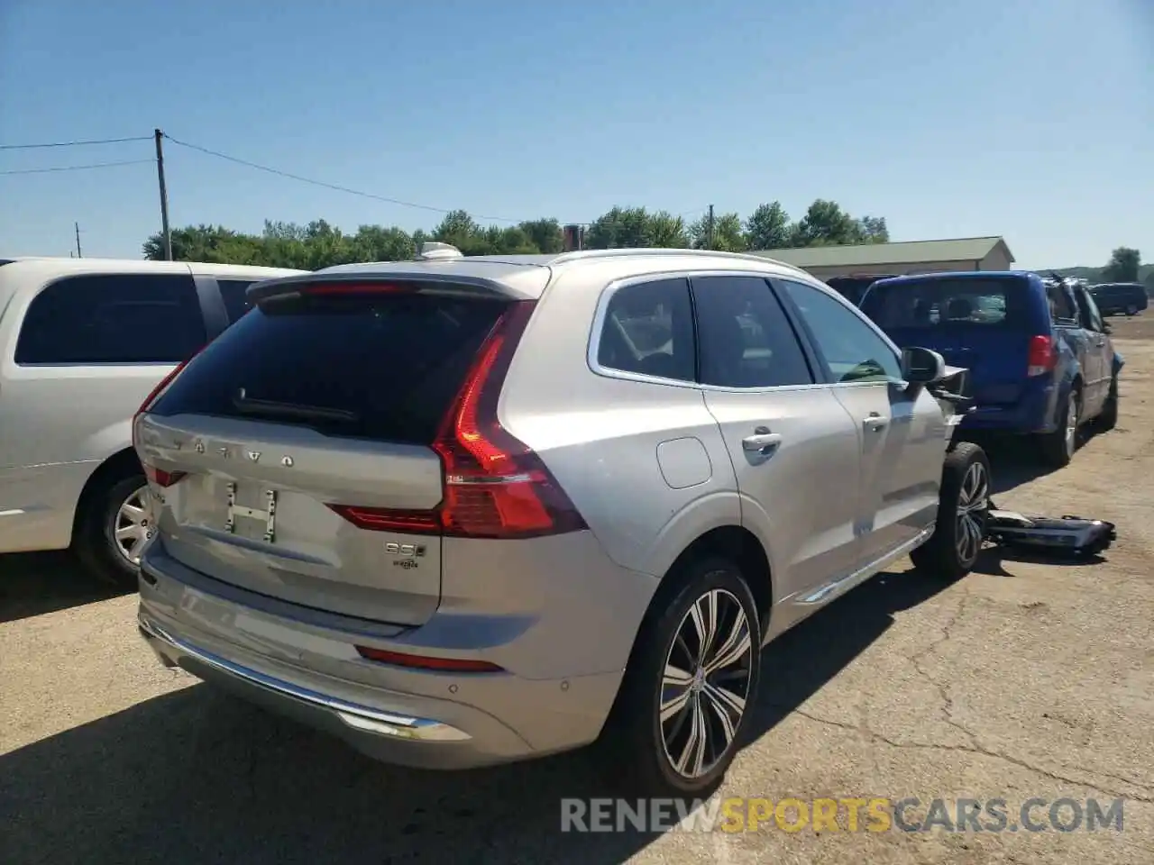 4 Photograph of a damaged car YV4L12RL1N1020601 VOLVO XC60 B5 IN 2022