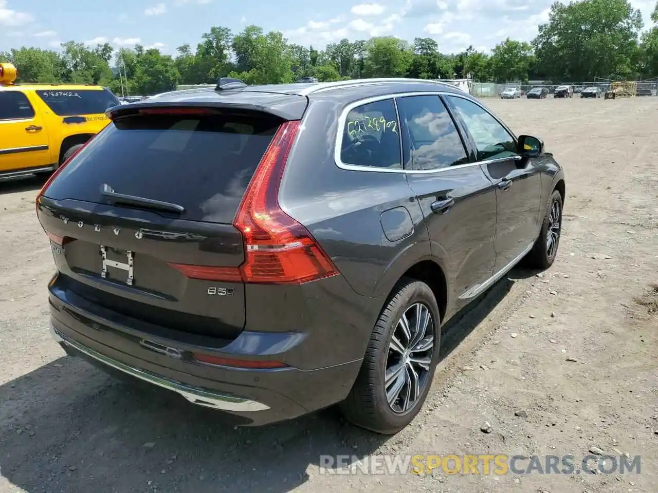 4 Photograph of a damaged car YV4L12RL8N1905748 VOLVO XC60 B5 IN 2022