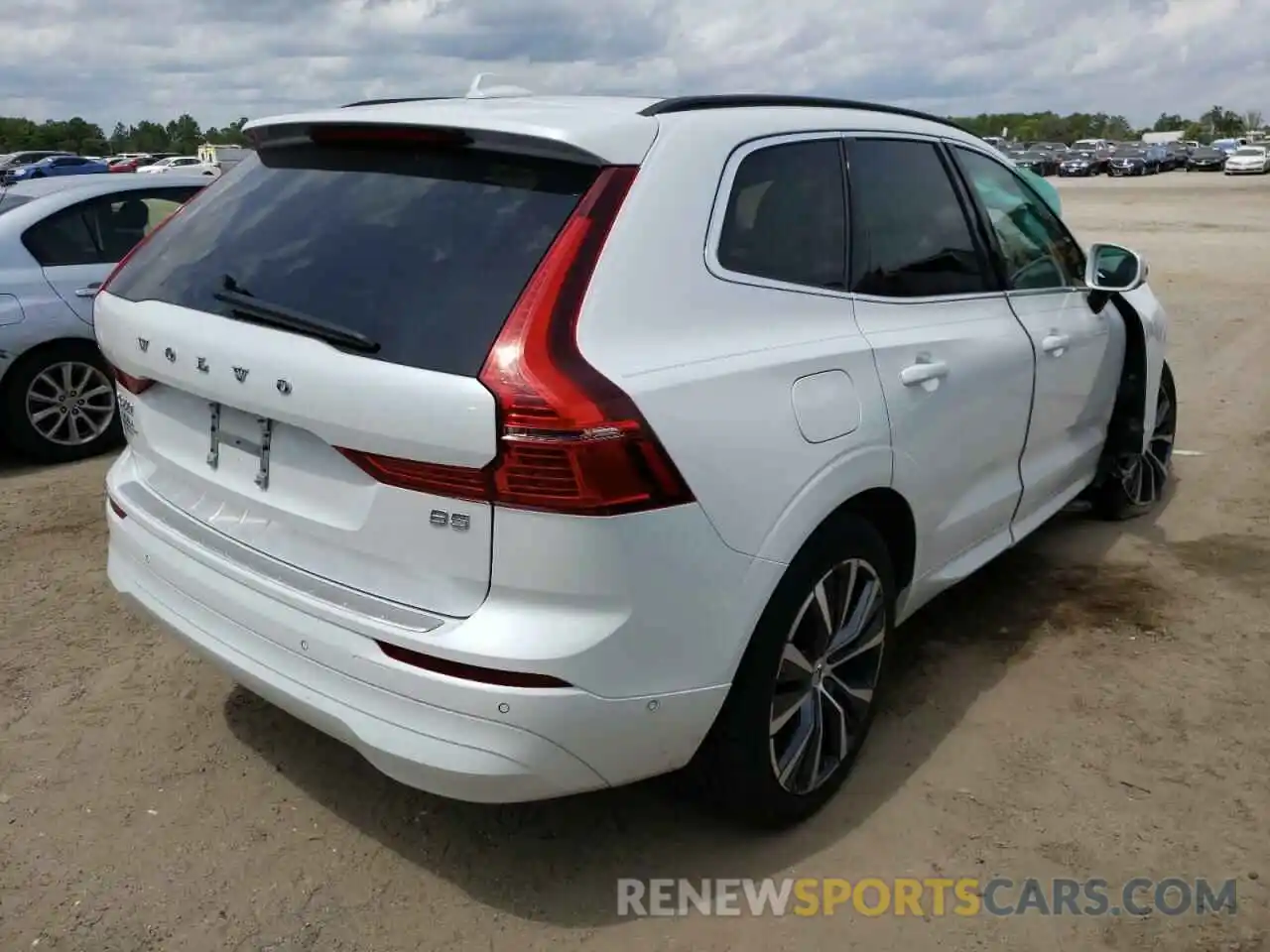 4 Photograph of a damaged car YV4L12DK4N1920942 VOLVO XC60 B5 MO 2022