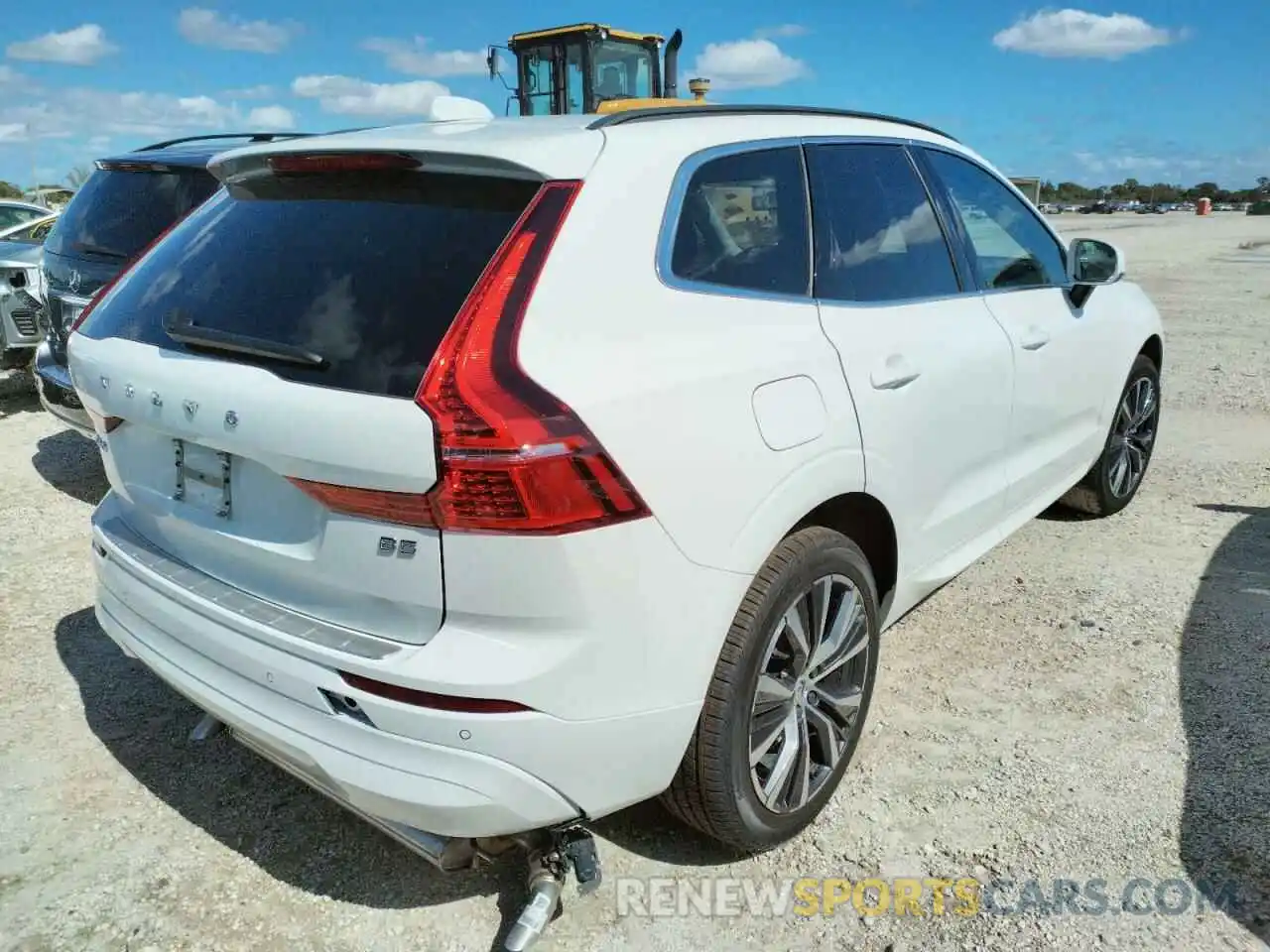 4 Photograph of a damaged car YV4L12DK8N1920605 VOLVO XC60 B5 MO 2022