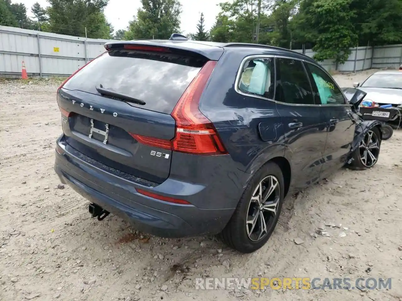 4 Photograph of a damaged car YV4L12RK1N1070468 VOLVO XC60 B5 MO 2022