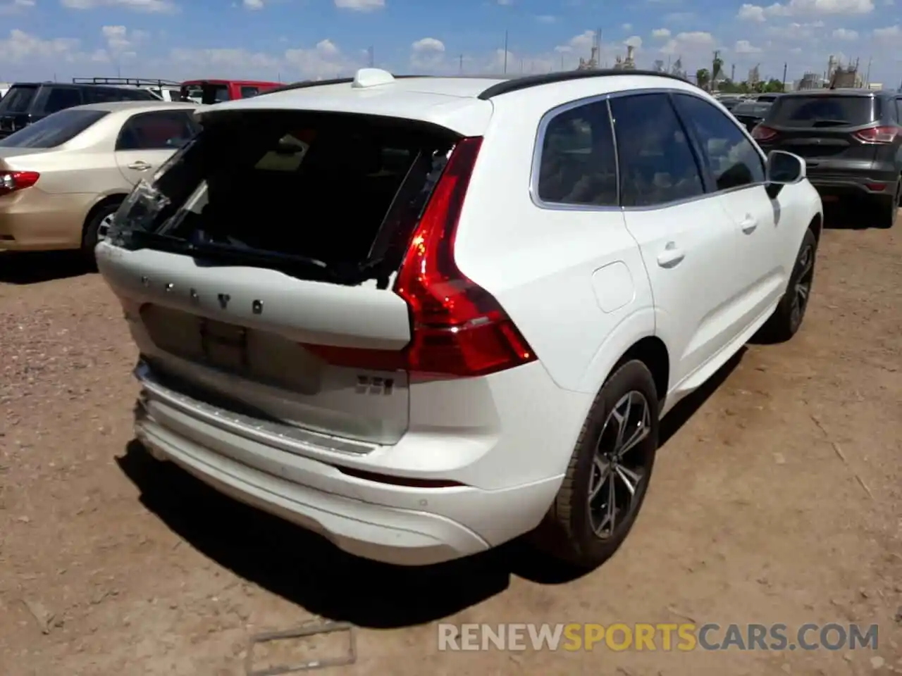 4 Photograph of a damaged car YV4L12RK1N1963062 VOLVO XC60 B5 MO 2022