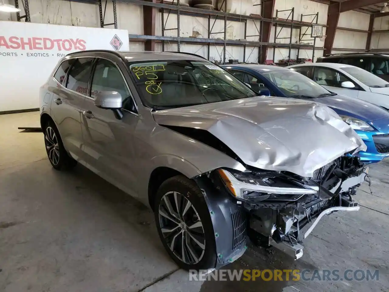 1 Photograph of a damaged car YV4L12RK6N1926508 VOLVO XC60 B5 MO 2022