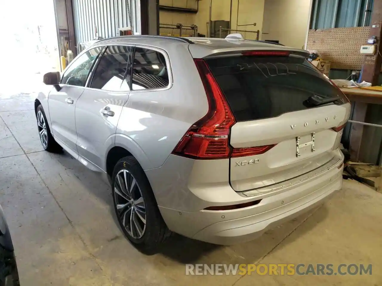 3 Photograph of a damaged car YV4L12RK6N1926508 VOLVO XC60 B5 MO 2022