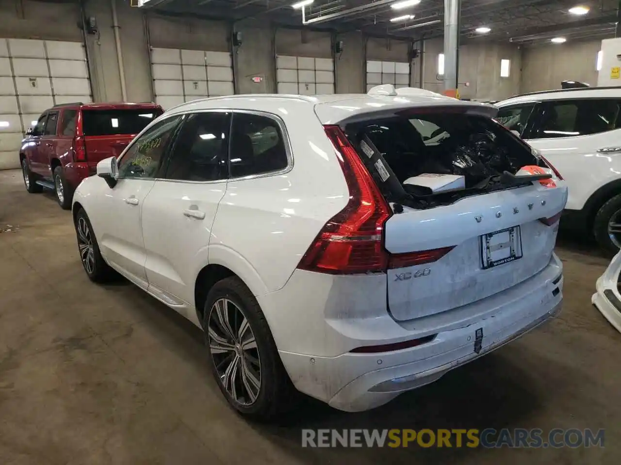 3 Photograph of a damaged car YV4062RL0N1950896 VOLVO XC60 B6 IN 2022