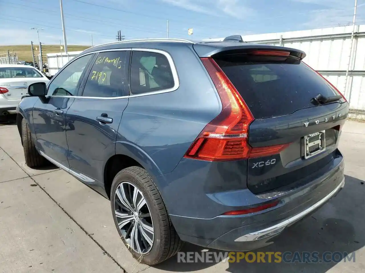 3 Photograph of a damaged car YV4062RL5N1987197 VOLVO XC60 B6 IN 2022