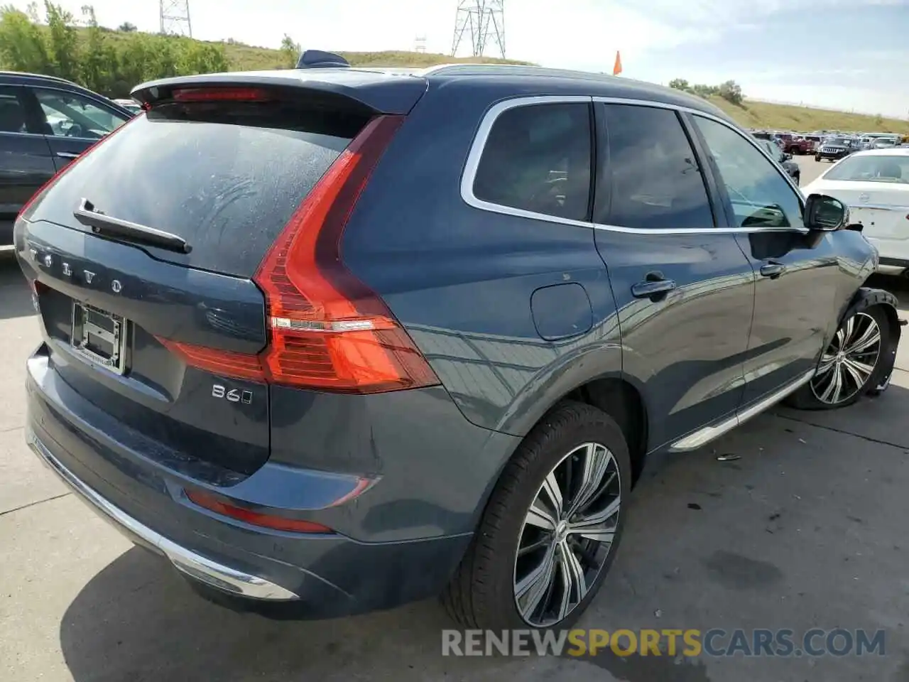 4 Photograph of a damaged car YV4062RL5N1987197 VOLVO XC60 B6 IN 2022