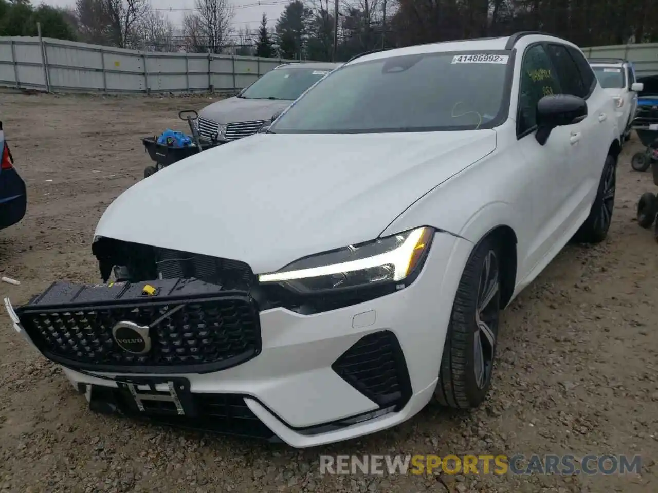 2 Photograph of a damaged car YV4062RM1N1899370 VOLVO XC60 B6 R- 2022