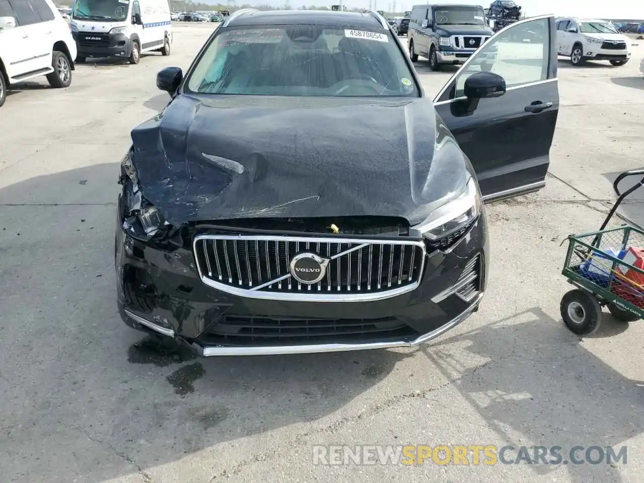 12 Photograph of a damaged car YV4H60DV7P1264387 VOLVO XC60 CORE 2023