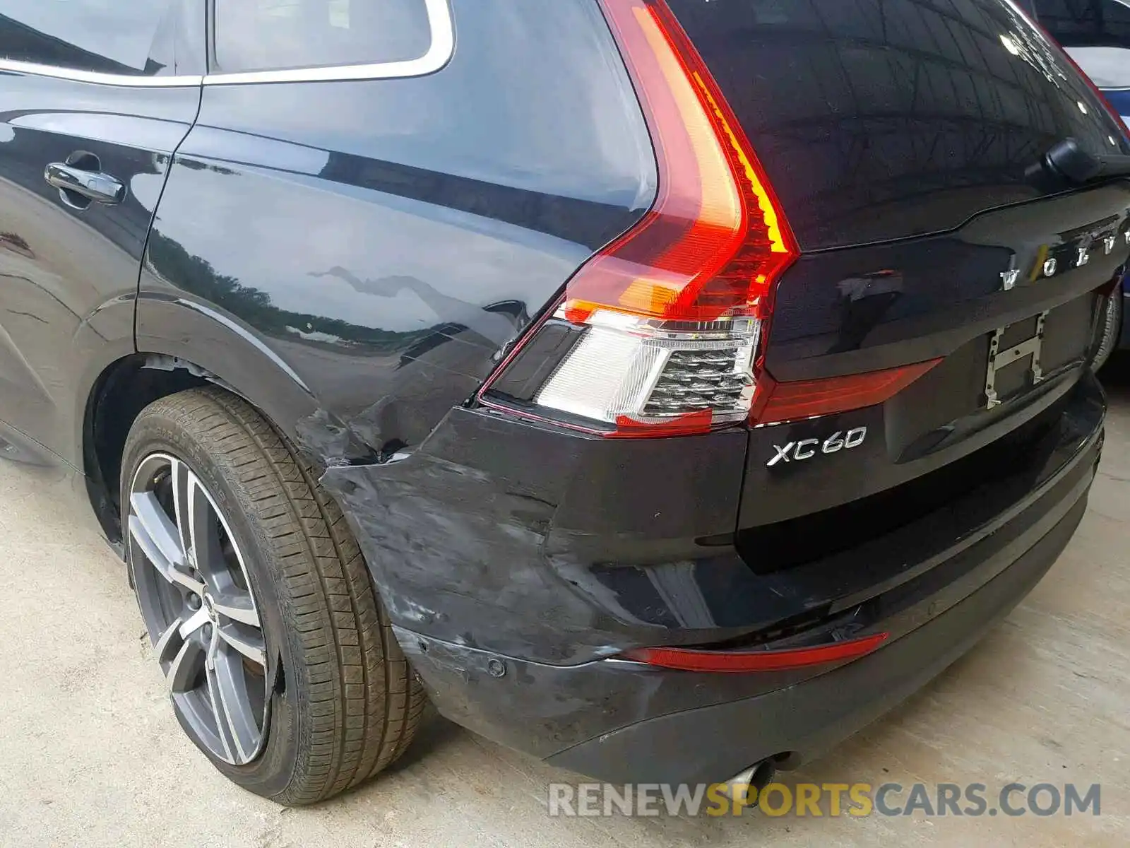 9 Photograph of a damaged car LYV102RK4KB184546 VOLVO XC60 T5 2019