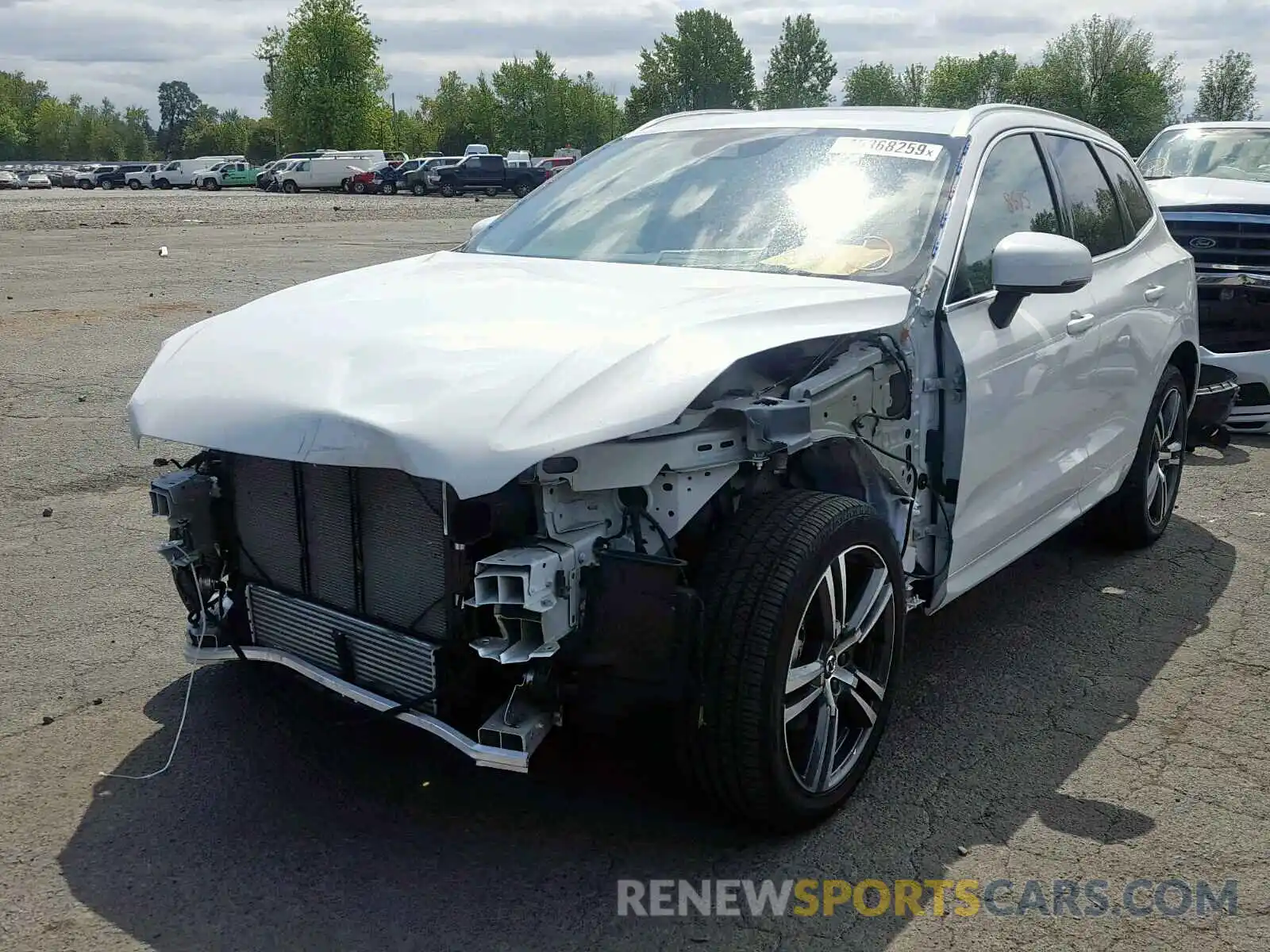 2 Photograph of a damaged car LYV102RK7KB220875 VOLVO XC60 T5 2019