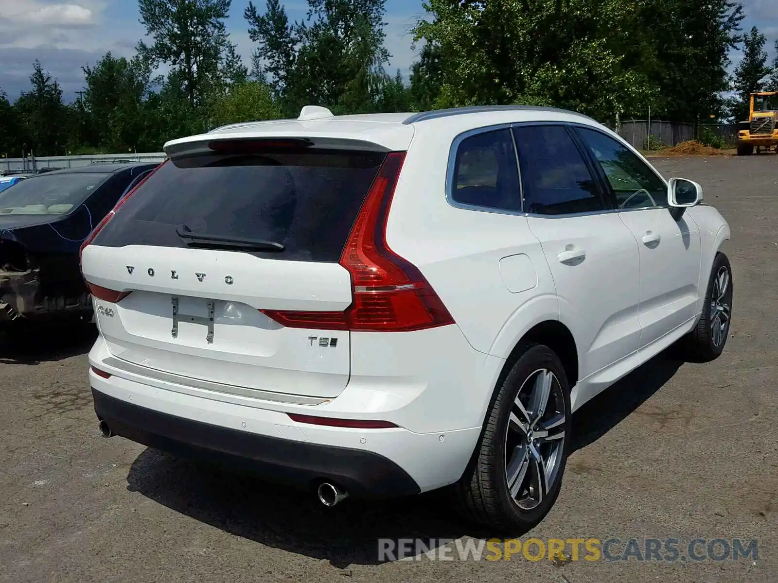 4 Photograph of a damaged car LYV102RK7KB220875 VOLVO XC60 T5 2019