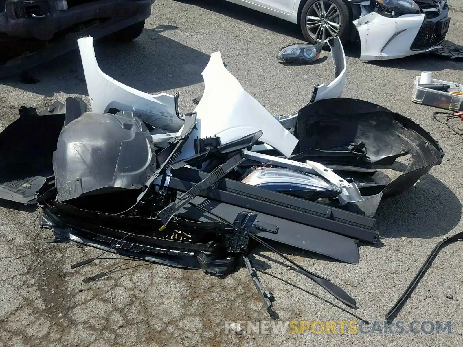 9 Фотография поврежденного автомобиля LYV102RK7KB220875 VOLVO XC60 T5 2019