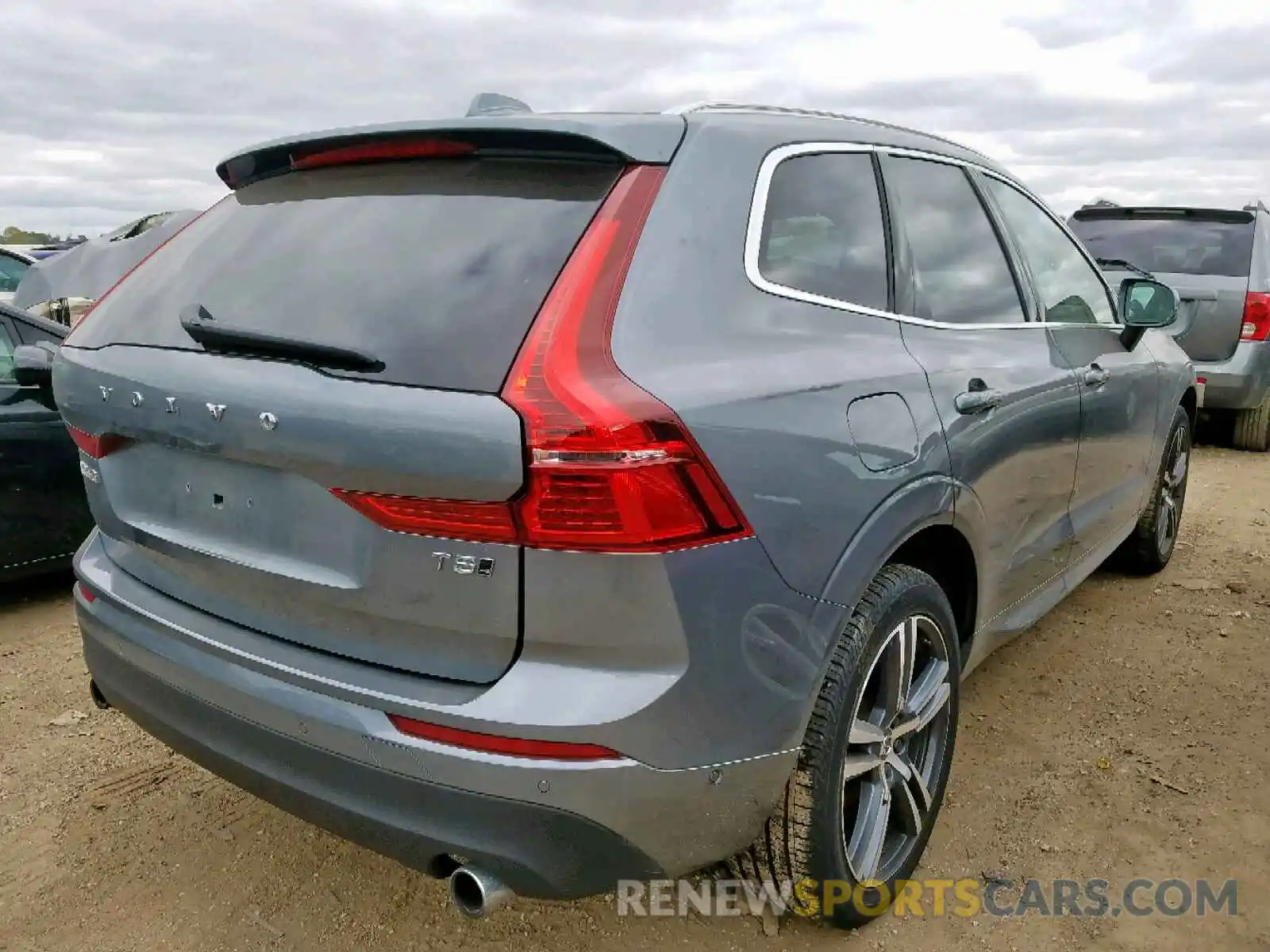 4 Photograph of a damaged car LYV102RKXKB236150 VOLVO XC60 T5 2019