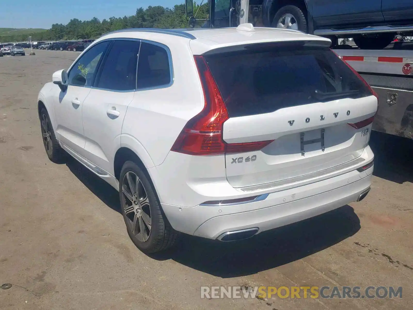 3 Photograph of a damaged car LYV102RL7KB237894 VOLVO XC60 T5 2019