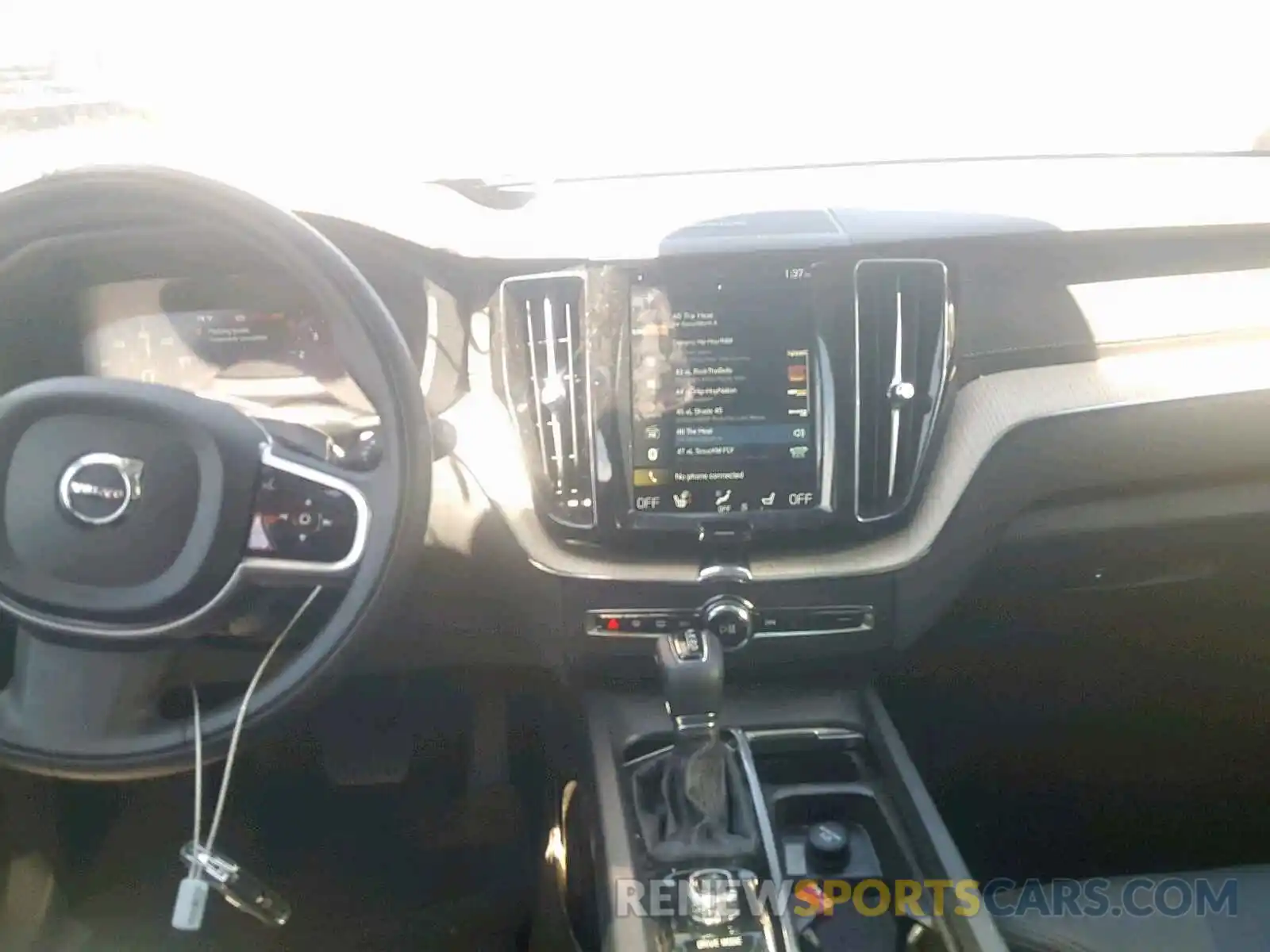 9 Photograph of a damaged car LYV102RL7KB237894 VOLVO XC60 T5 2019