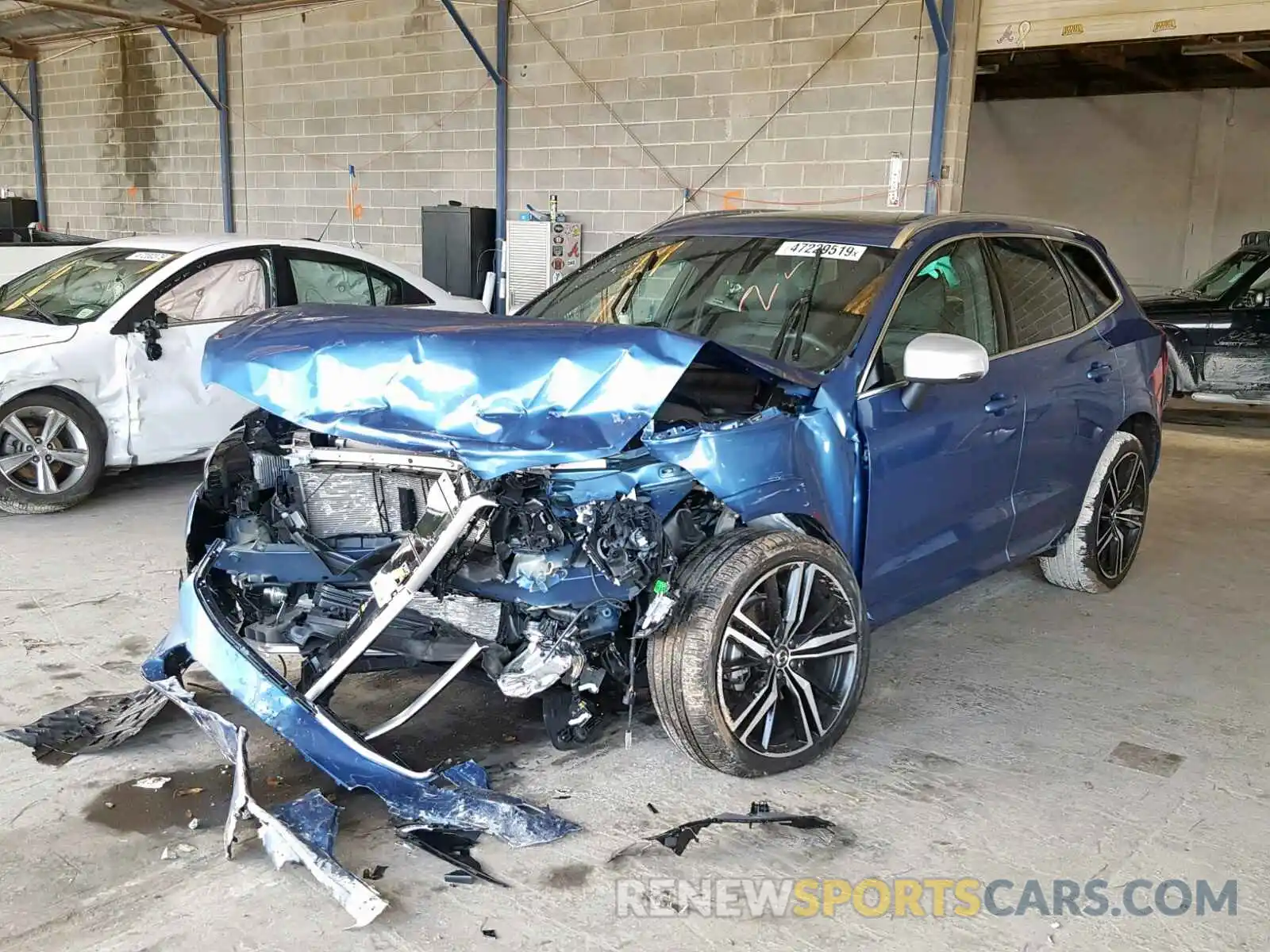 2 Photograph of a damaged car LYV102RM6KB279451 VOLVO XC60 T5 2019