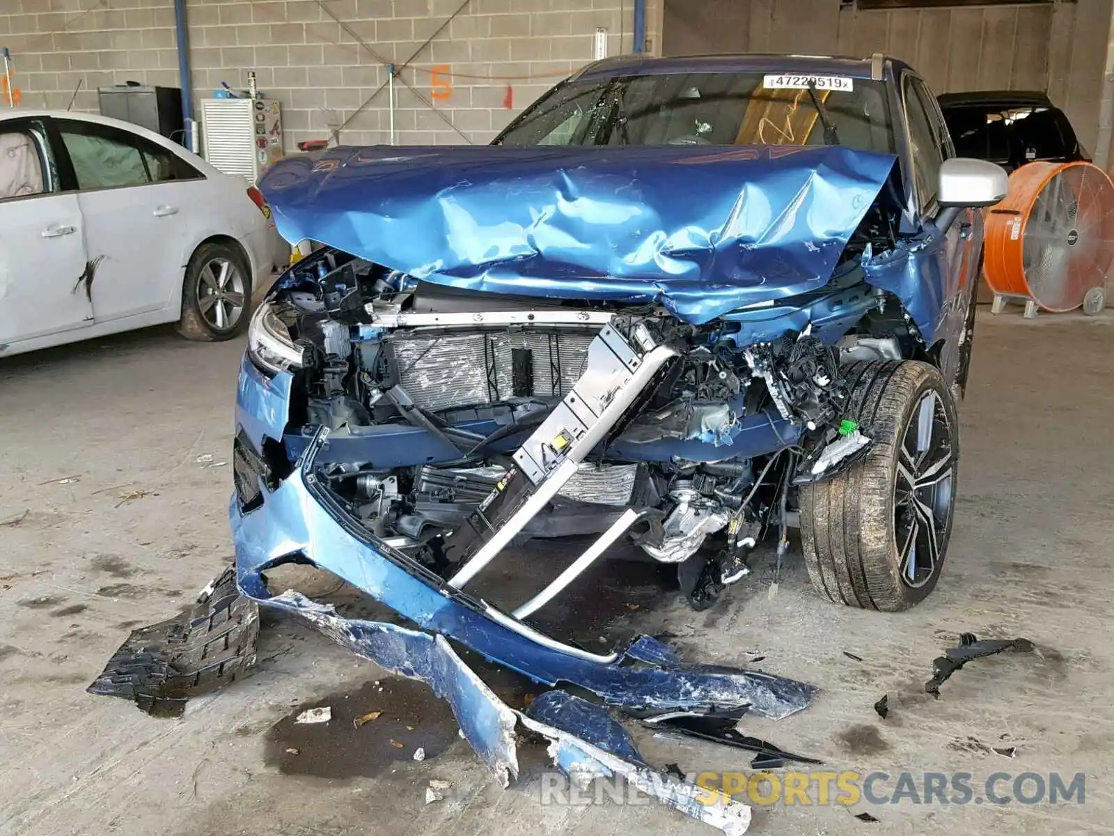 9 Photograph of a damaged car LYV102RM6KB279451 VOLVO XC60 T5 2019