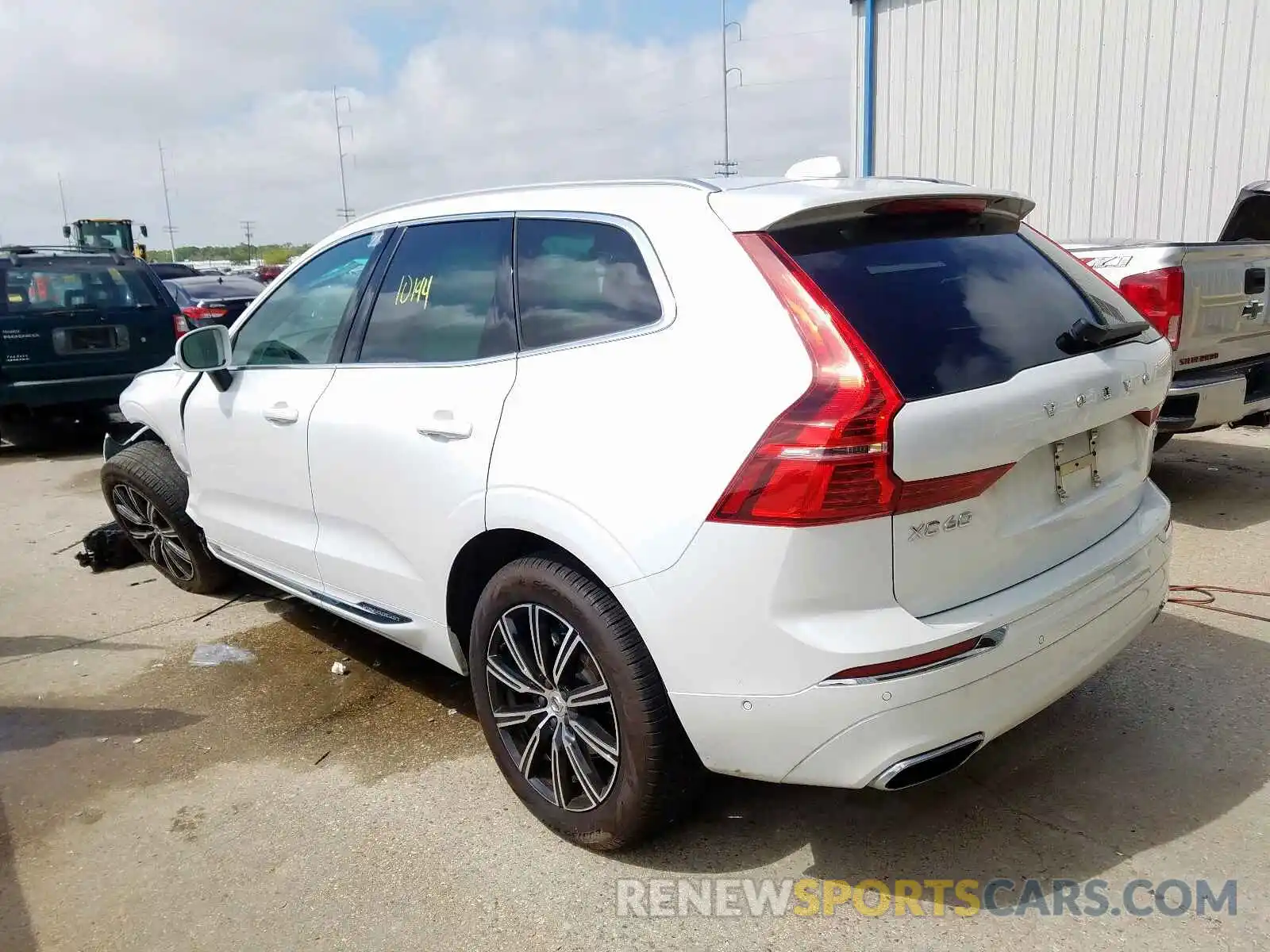 3 Фотография поврежденного автомобиля LYV102DL3KB317507 VOLVO XC60 T5 IN 2019