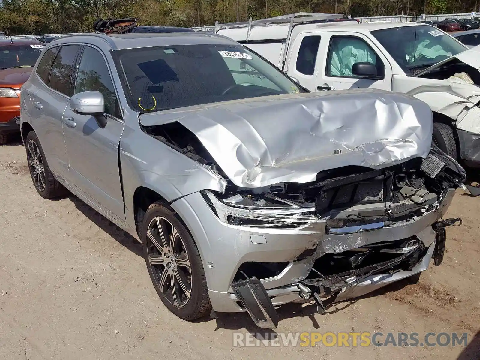 1 Photograph of a damaged car LYV102DL7KB200285 VOLVO XC60 T5 IN 2019