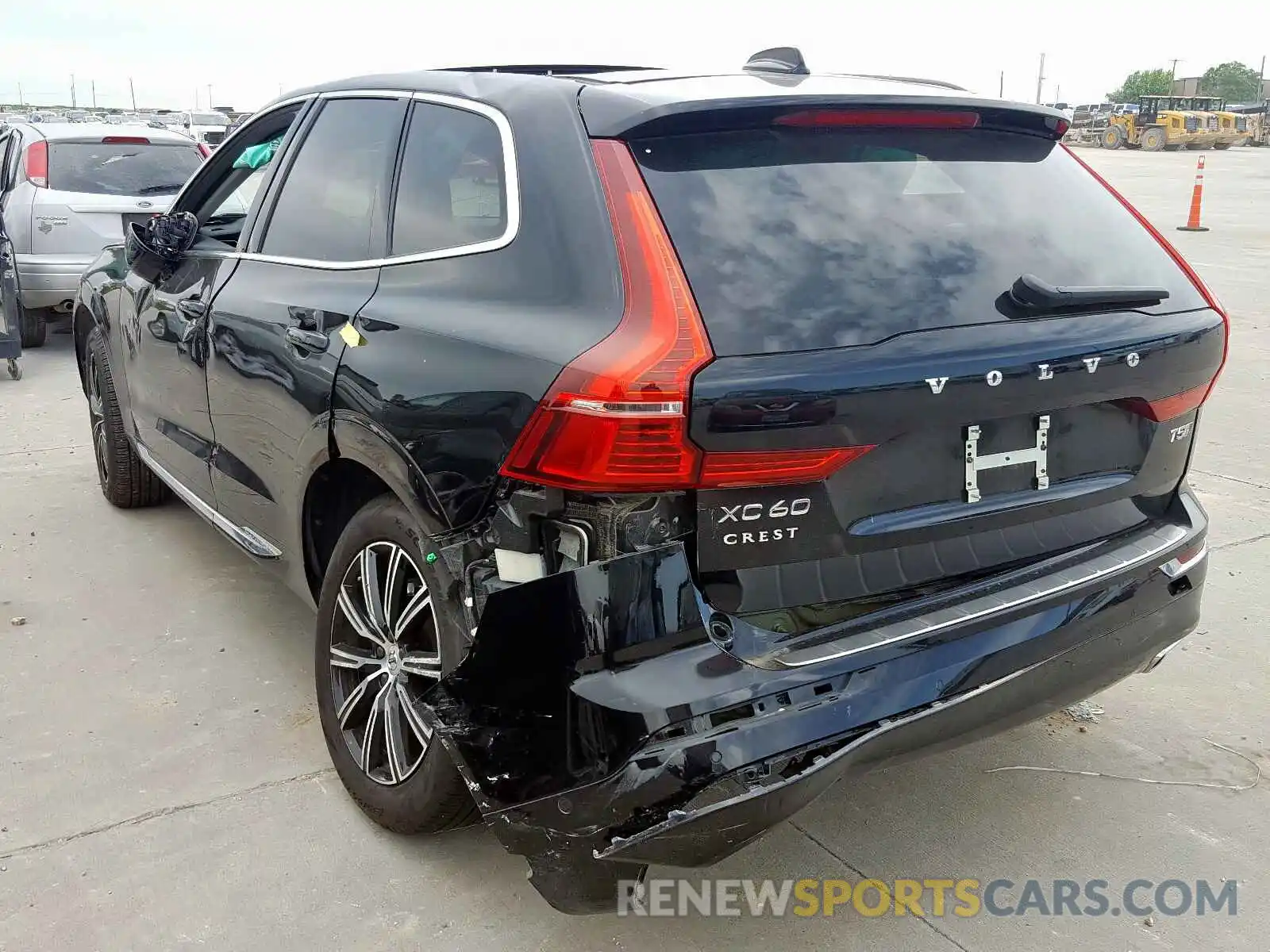 3 Фотография поврежденного автомобиля LYV102RL0KB320681 VOLVO XC60 T5 IN 2019