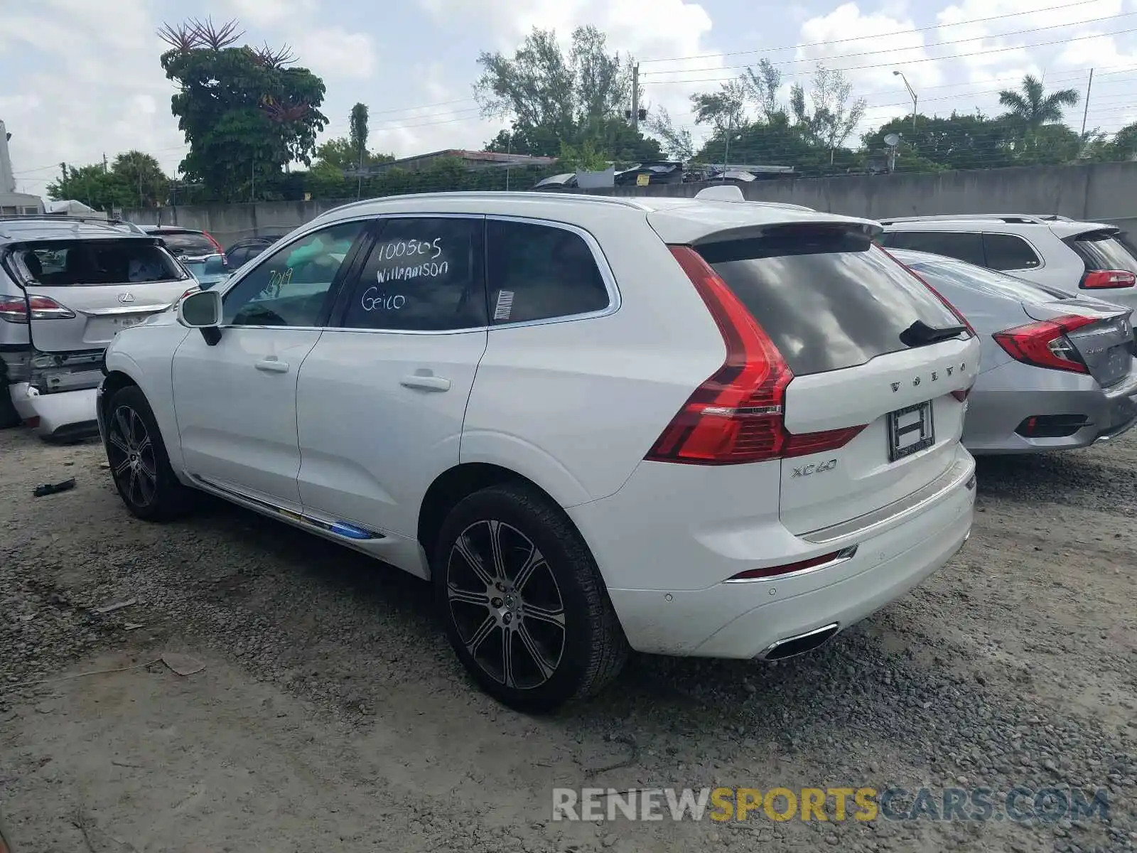 3 Photograph of a damaged car LYV102RL1KB283088 VOLVO XC60 T5 IN 2019