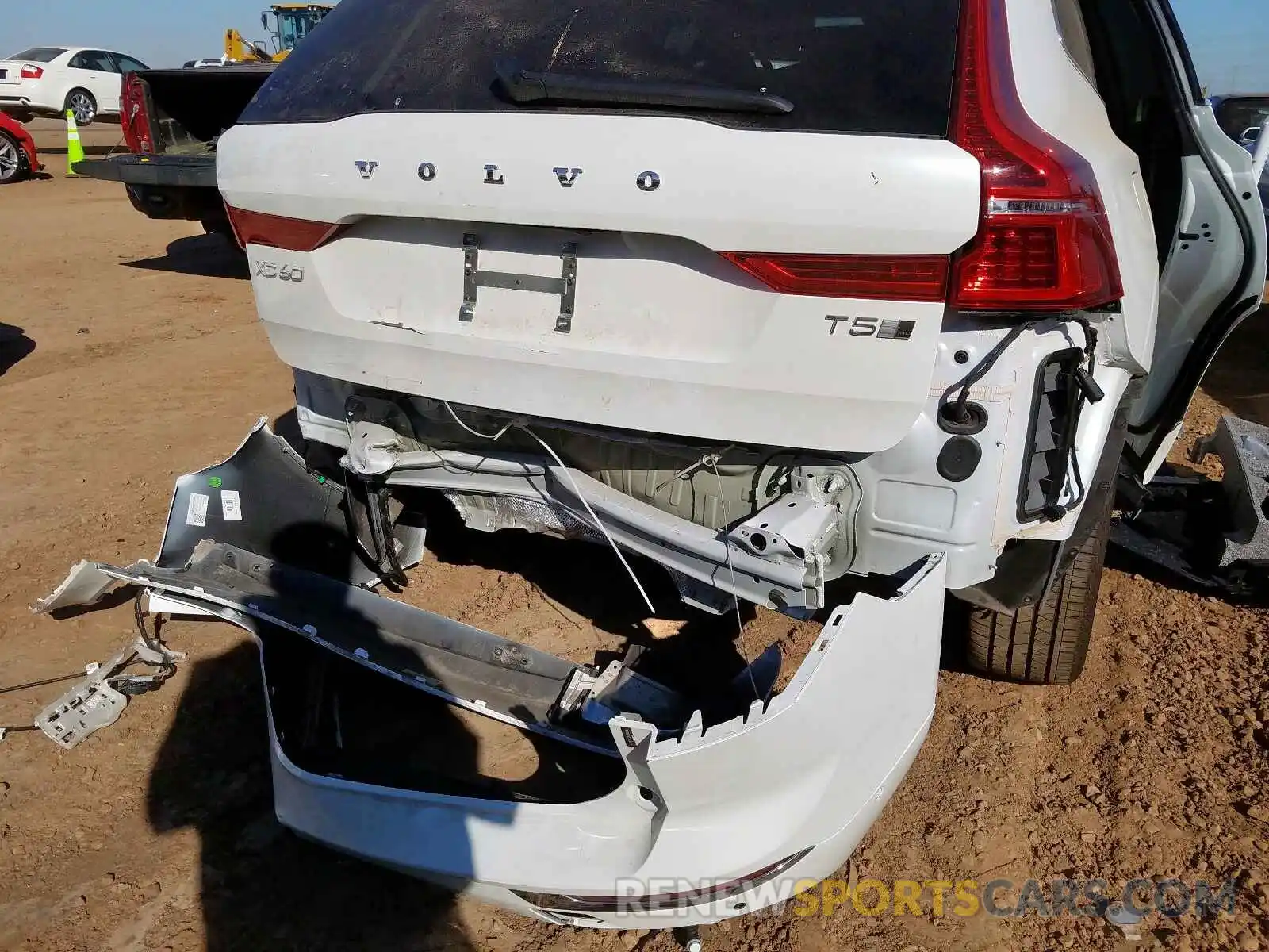 9 Фотография поврежденного автомобиля LYV102RL2KB283455 VOLVO XC60 T5 IN 2019