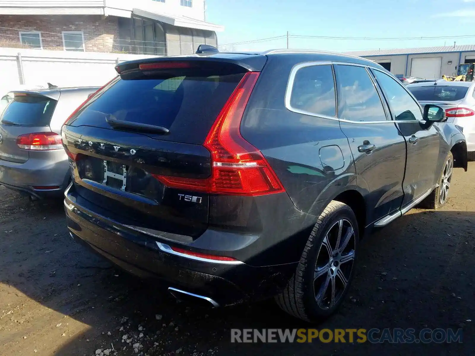 4 Фотография поврежденного автомобиля LYV102RL2KB283746 VOLVO XC60 T5 IN 2019