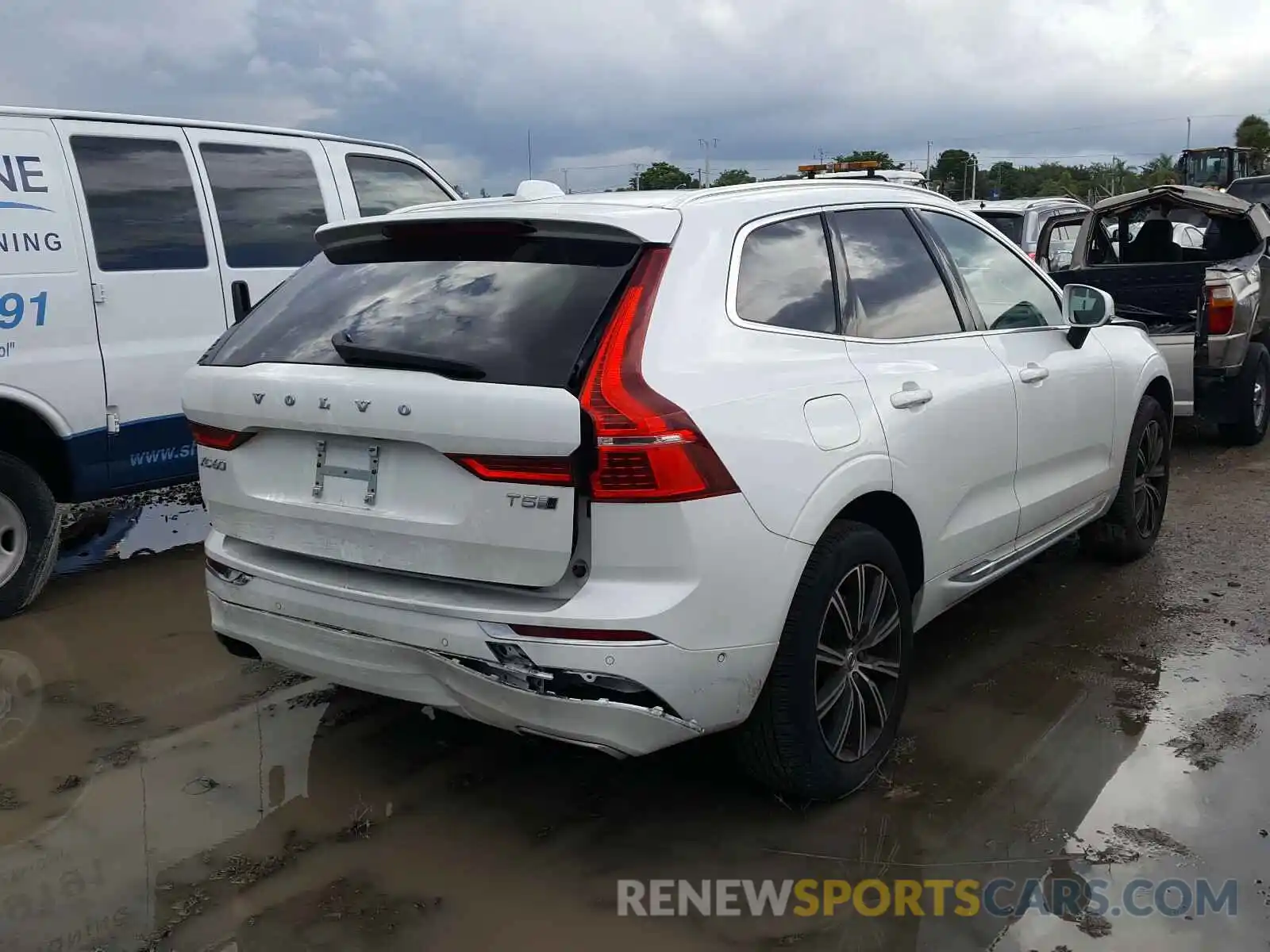 4 Photograph of a damaged car LYV102RL7KB284150 VOLVO XC60 T5 IN 2019