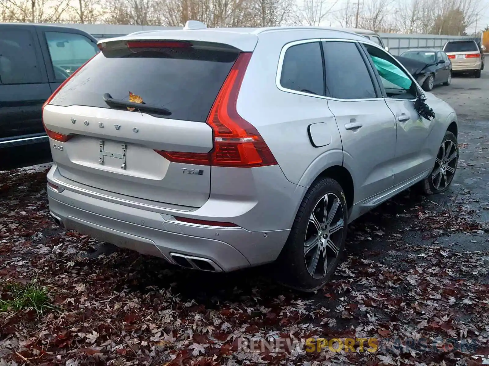 4 Photograph of a damaged car LYV102RL7KB297495 VOLVO XC60 T5 IN 2019