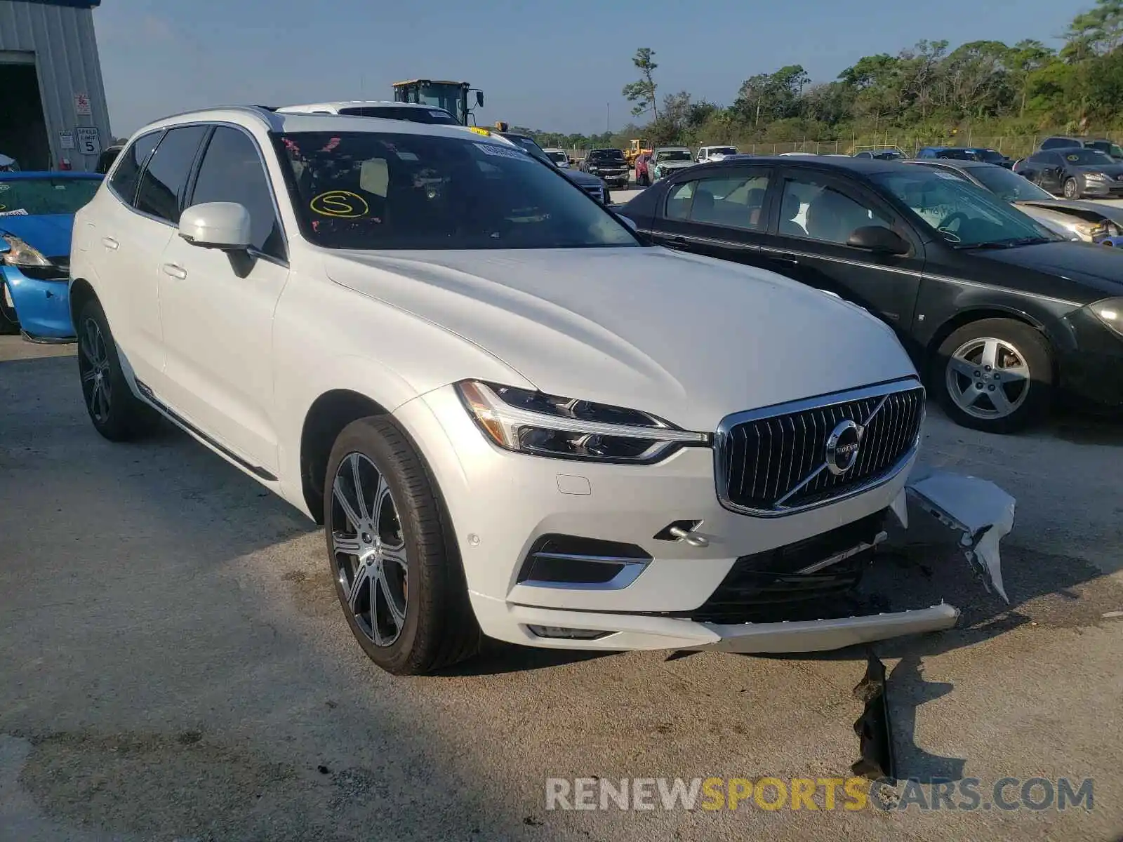 1 Photograph of a damaged car YV4102DL3L1491194 VOLVO XC60 T5 IN 2020