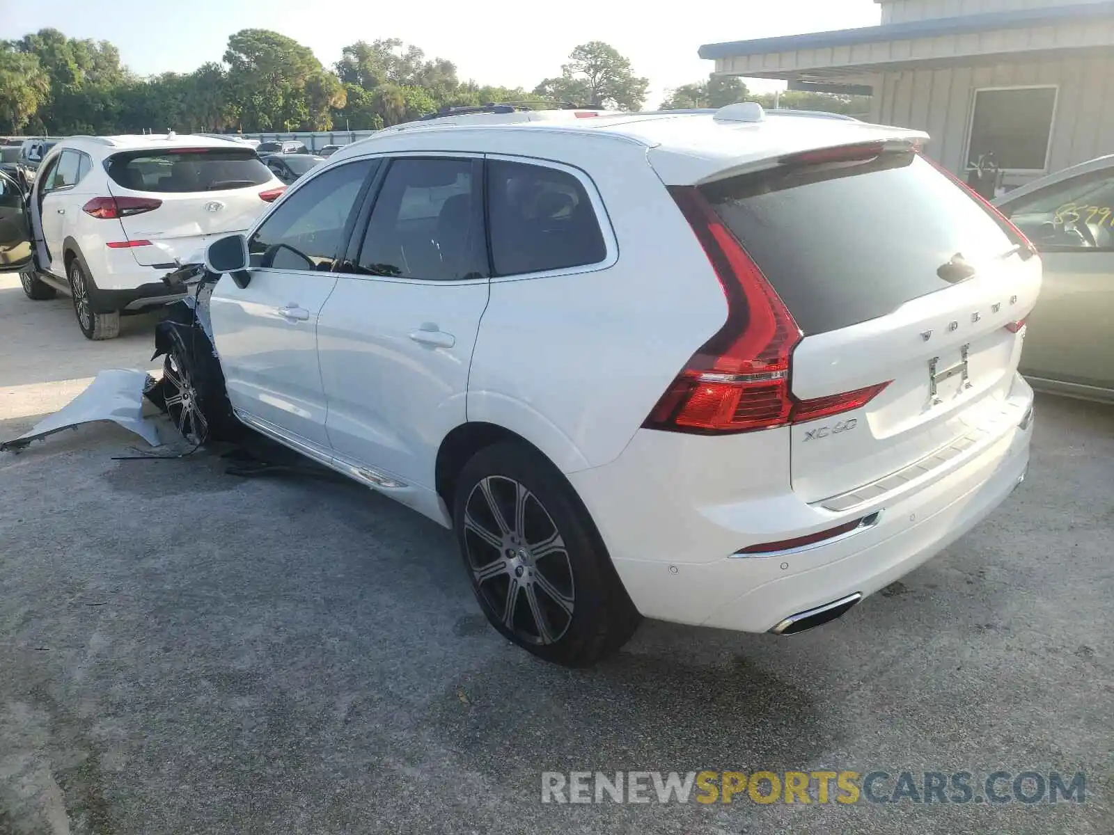 3 Photograph of a damaged car YV4102DL3L1491194 VOLVO XC60 T5 IN 2020