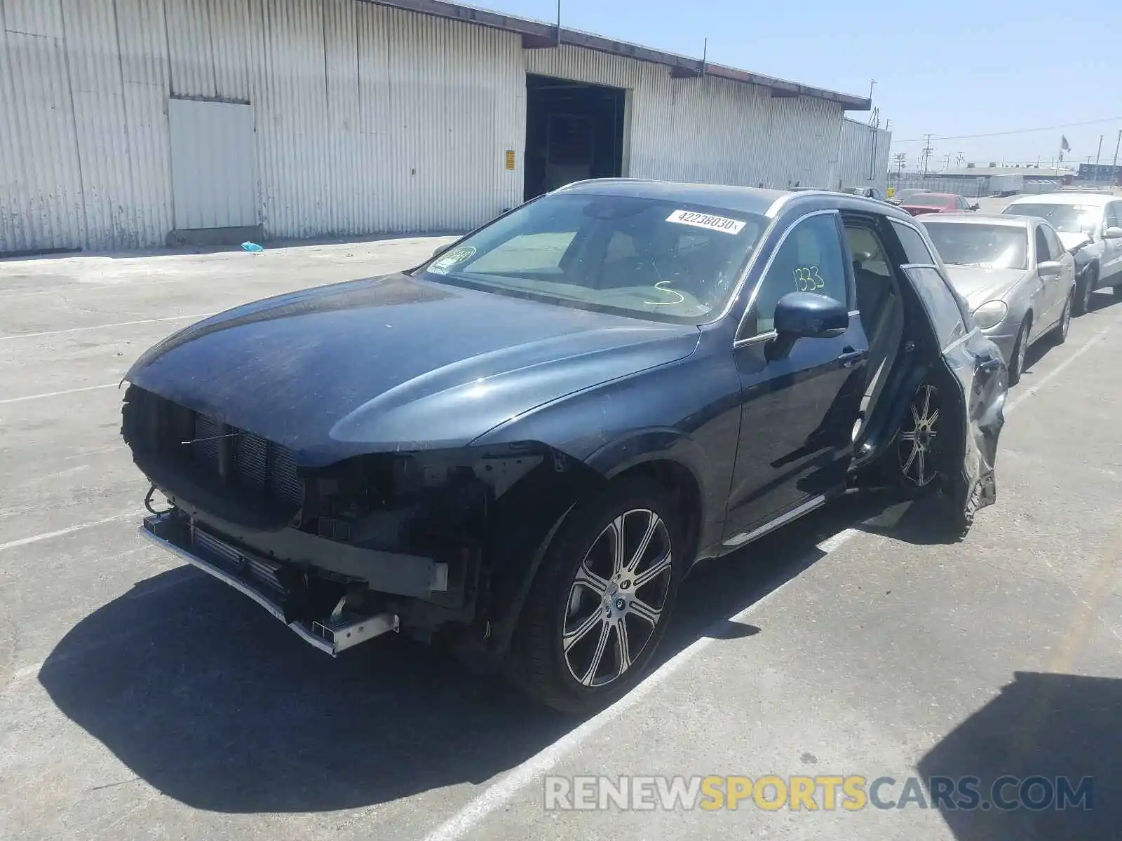 2 Photograph of a damaged car YV4102DL3L1531371 VOLVO XC60 T5 IN 2020