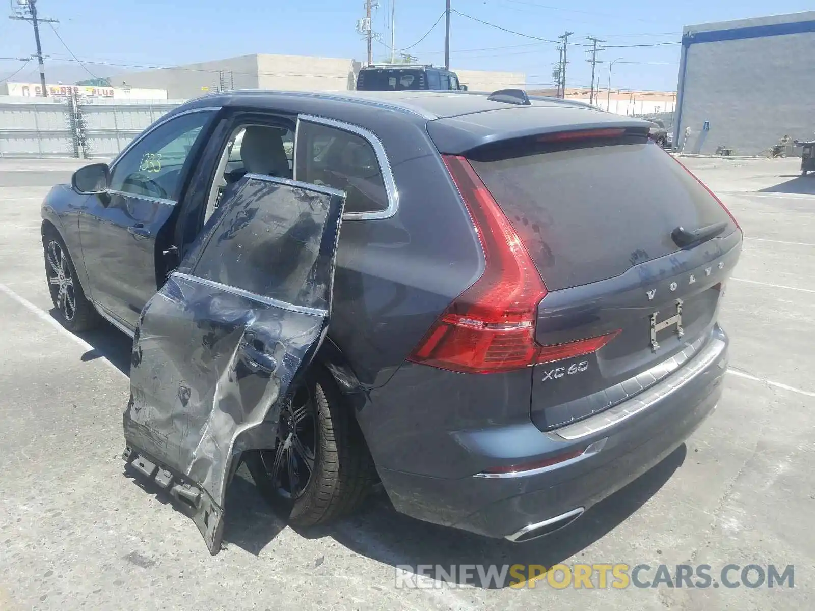 3 Photograph of a damaged car YV4102DL3L1531371 VOLVO XC60 T5 IN 2020