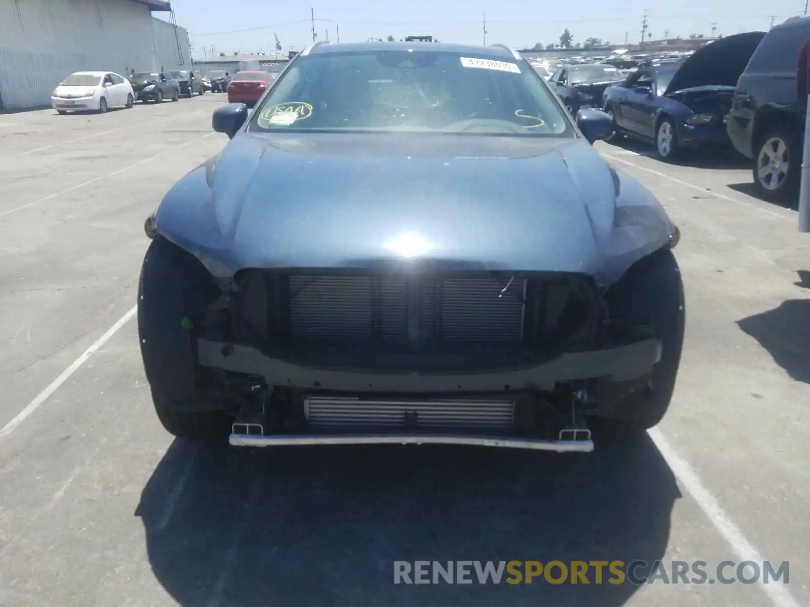 9 Photograph of a damaged car YV4102DL3L1531371 VOLVO XC60 T5 IN 2020