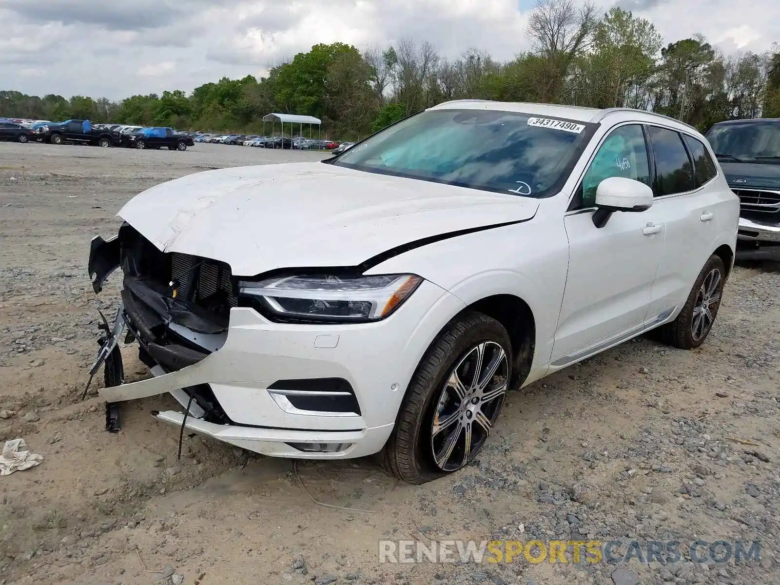 2 Photograph of a damaged car YV4102DL5L1420577 VOLVO XC60 T5 IN 2020