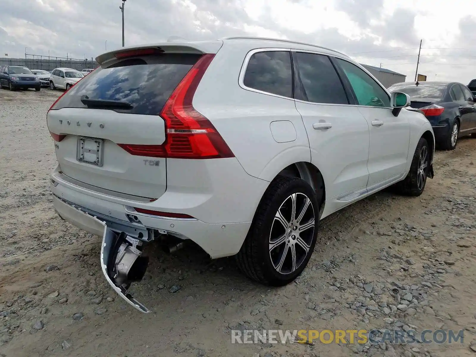 4 Photograph of a damaged car YV4102DL5L1420577 VOLVO XC60 T5 IN 2020