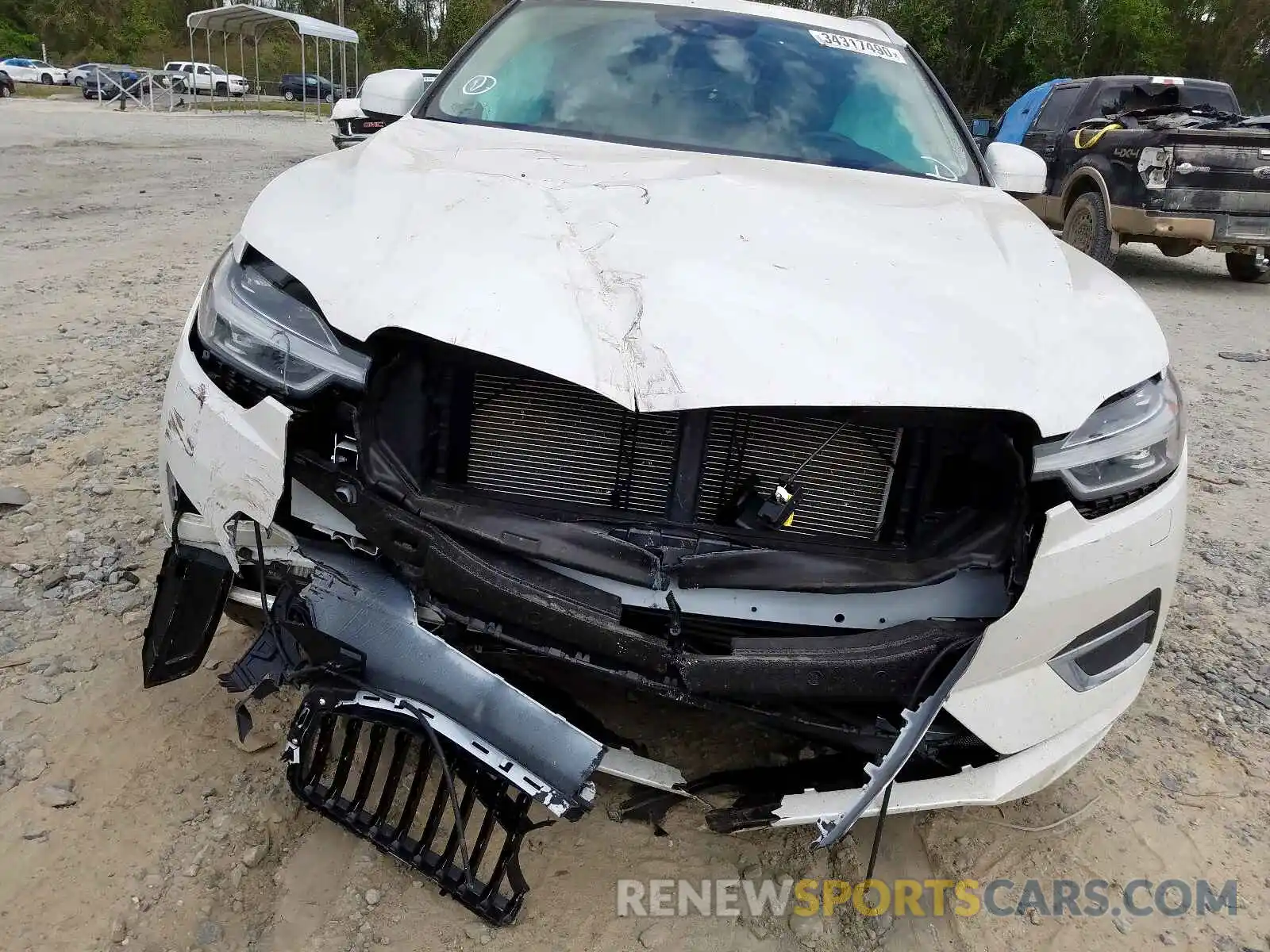 9 Photograph of a damaged car YV4102DL5L1420577 VOLVO XC60 T5 IN 2020