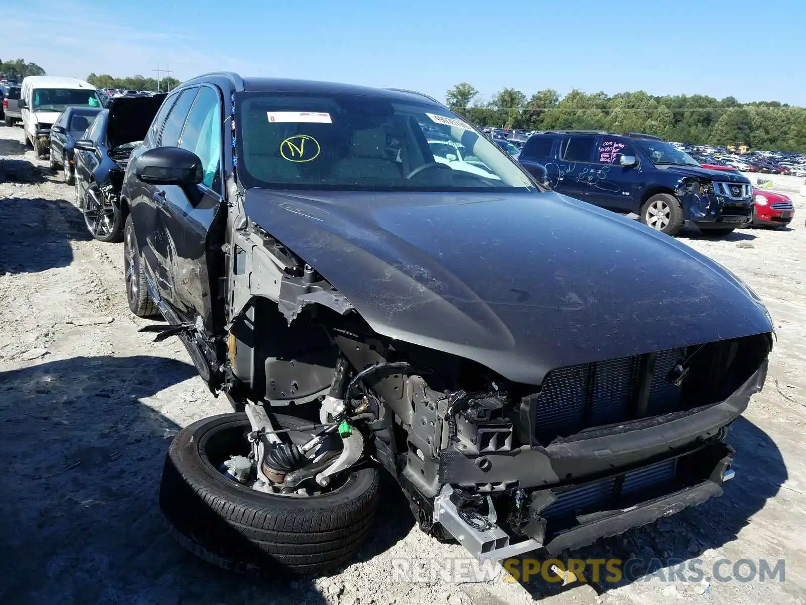 1 Photograph of a damaged car YV4102DL8L1463214 VOLVO XC60 T5 IN 2020